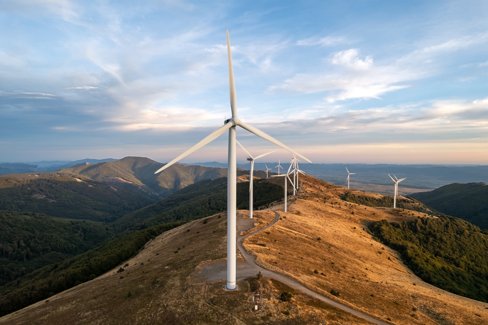 DIHK-Studie zeigt: Energiewende führt zu Kostenexplosion von 5,4 Billionen Euro. Milliardeninvestitionen gefährden Wettbewerbsfähigkeit