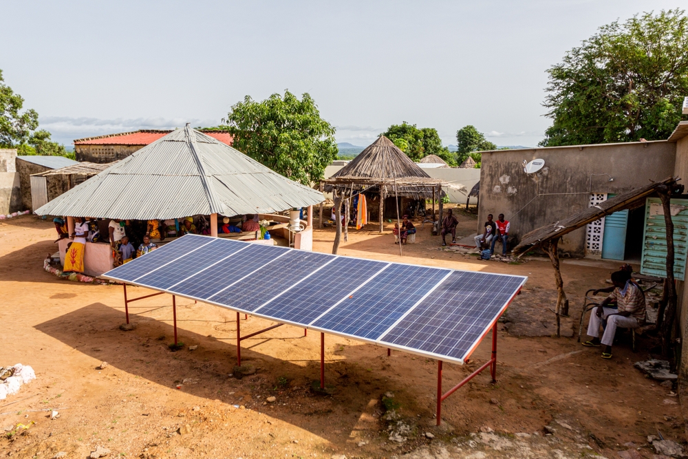Kritik an der Europäischen Union - Millionen für erneuerbare Energien in Afrika, aber keine Lösung für Europas hohe Strompreise