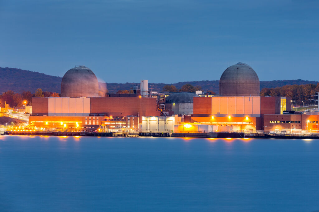 Atomkraftwerk Indian Point vor Neustart: Streit um Strompreise, Kernenergie und Energiekrise bestimmt die Debatte in New York