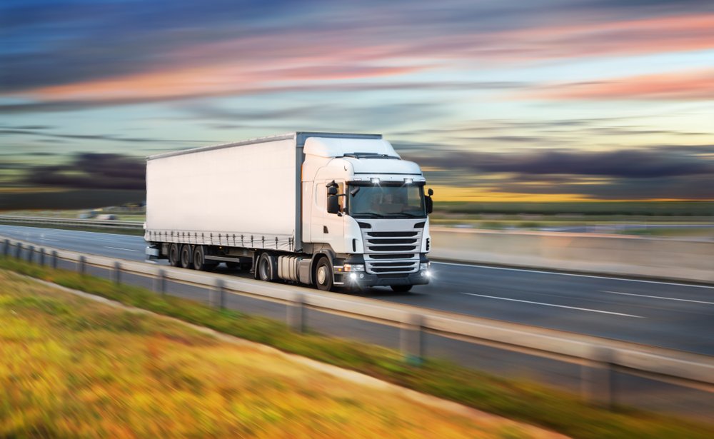 Eine neue EU-Verordnung schreibt Klimaneutralität für LKW-Anhänger zu CO₂-Reduktion. vor - Strafzahlungen bedrohen 70.000 Arbeitsplätze