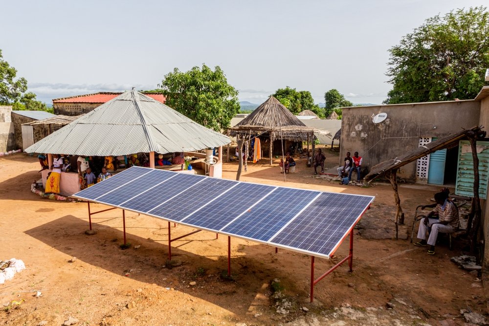 Kritik an der Europäischen Union - Millionen für erneuerbare Energien in Afrika, aber keine Lösung für Europas hohe Strompreise