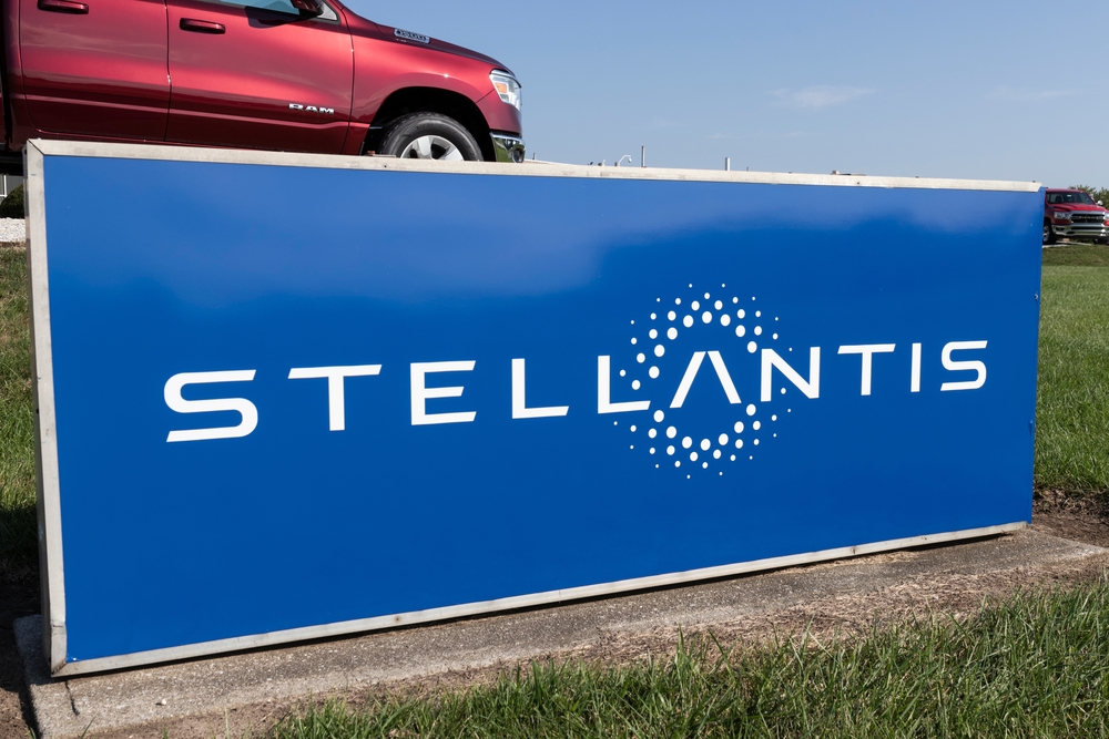 Stellantis is shifting billions of dollars to the USA. Europe's automotive industry is losing investments, growth, and thousands of jobs.