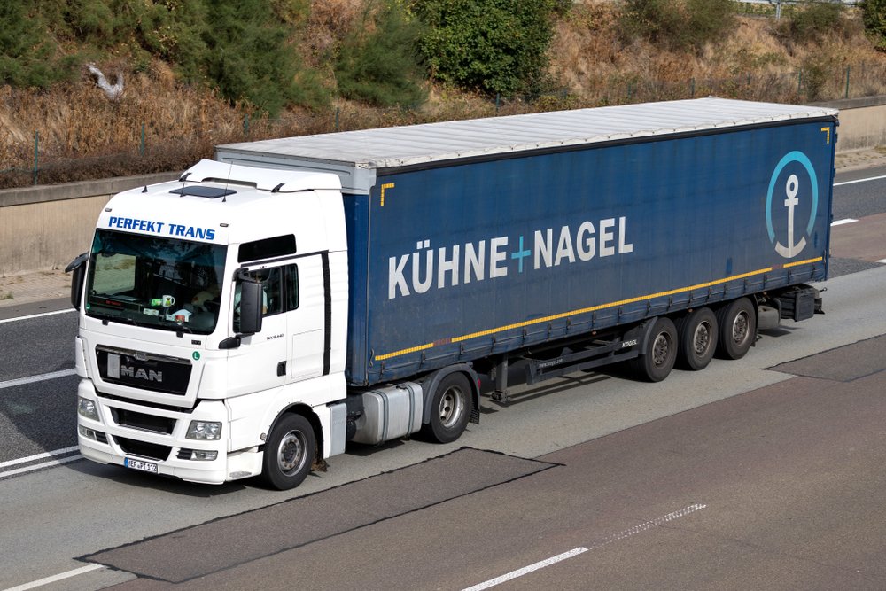 Rezession erreicht die Logistikbranche -  Kühne + Nagel reagiert mit einem harten Sparprogramm - bis zu 1.500 Stellen fallen weg