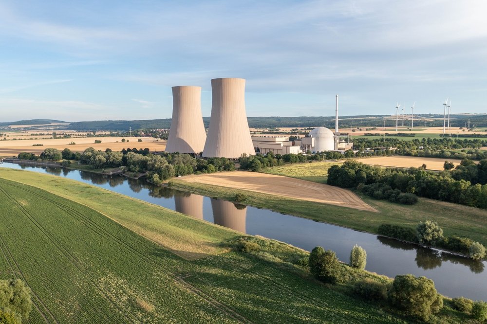 Mit Kernenergie hätte Deutschland keine Stromlücke, sowie die Milliardenkosten der Energiewende und den CO₂-Ausstoß halbiert