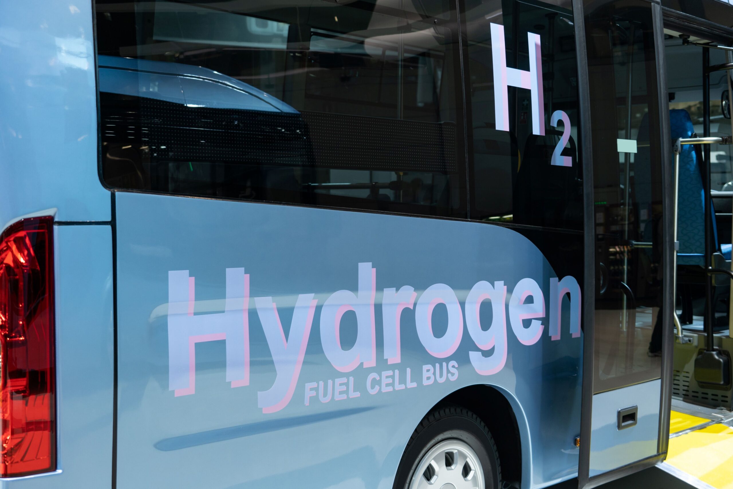 Verkehrswende in Brandenburg – 46 Wasserstoffbusse stehen still, Millionen verpuffen