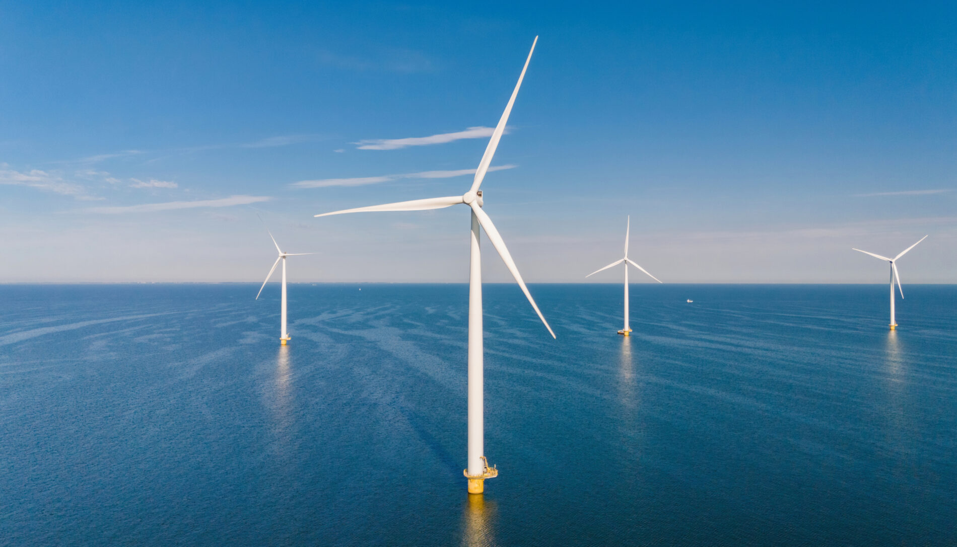 Offshore-Windkraft steckt weltweit in der Krise: Hohe Kosten, politische Risiken und fehlende Investoren bremsen neue Projekte aus.