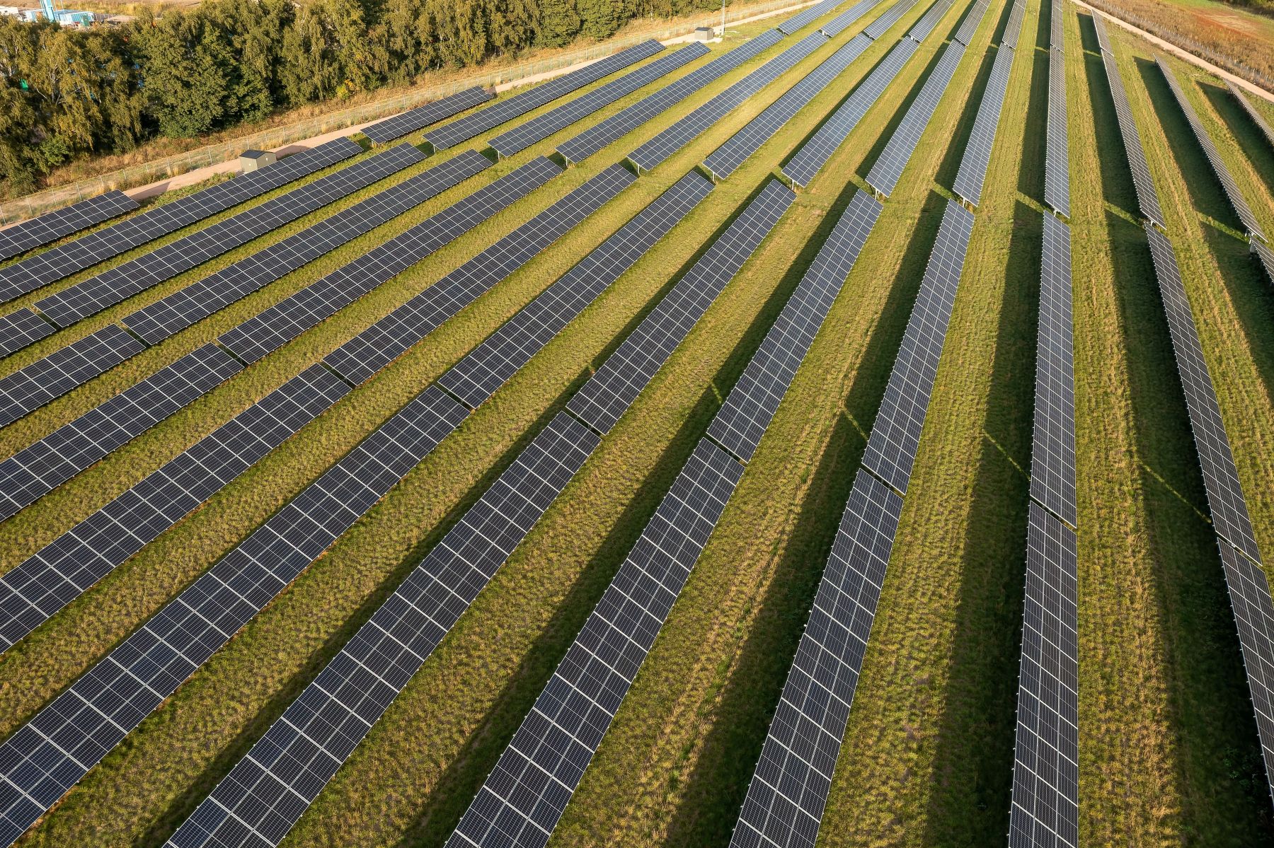 Die Solarförderung steht vor dem Aus. Neue EEG-Regeln, Marktpreise und Reformen verändern die Finanzierung von Solarstrom grundlegend