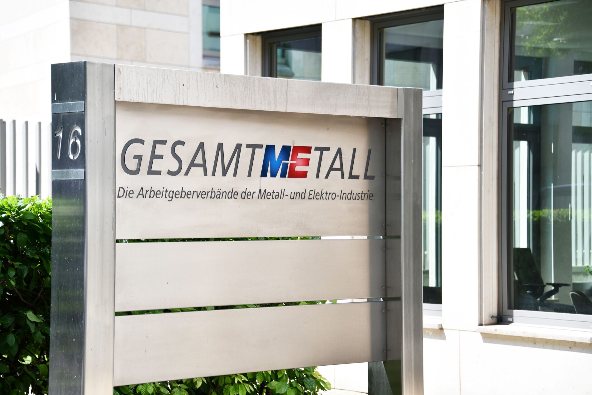 Stellenabbau Metallbranche: 10.000 Jobs pro Monat weg? Hohe Energiekosten Industrie und EU-Bürokratie treiben Betriebe in die Krise