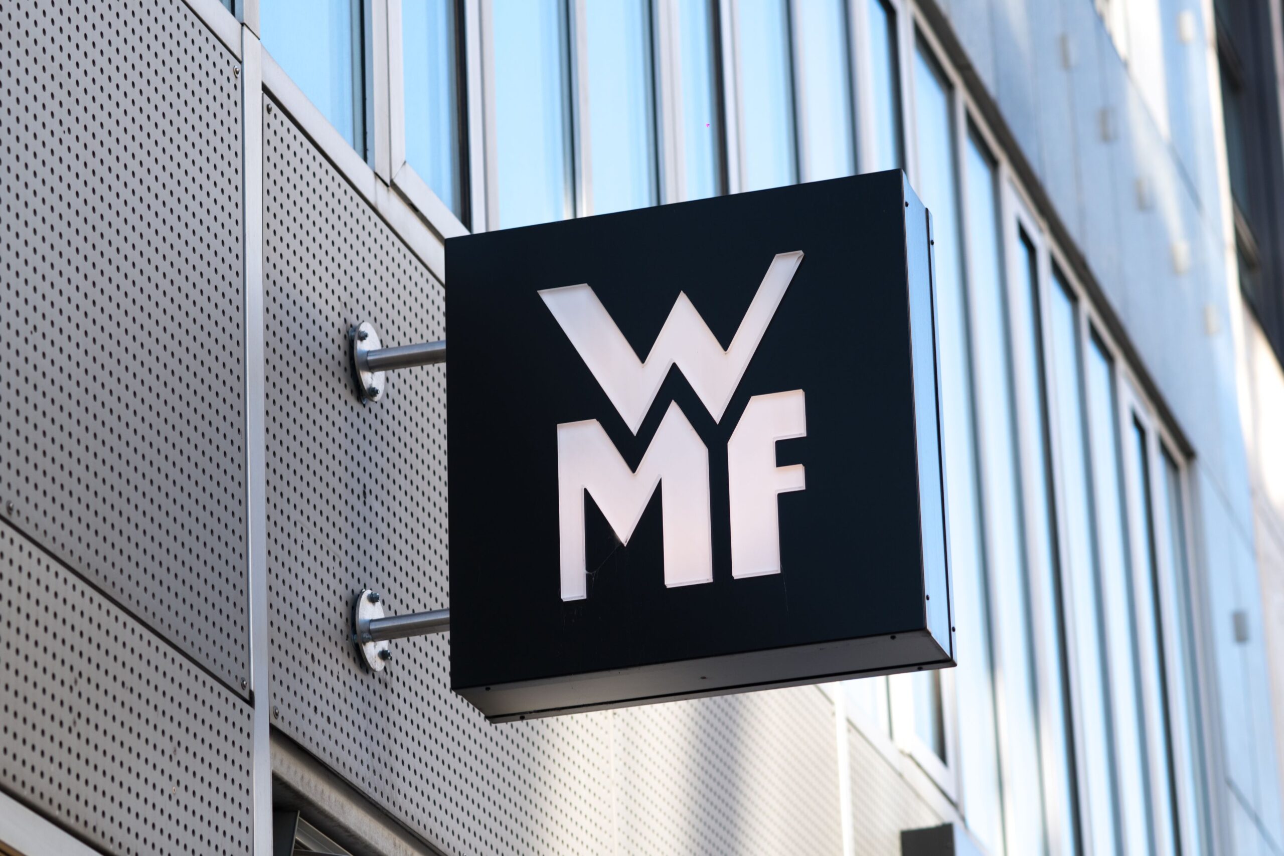 WMF vor tiefem Einschnitt – Mutterkonzern erwägt Produktionseinstellung in drei deutschen Werken