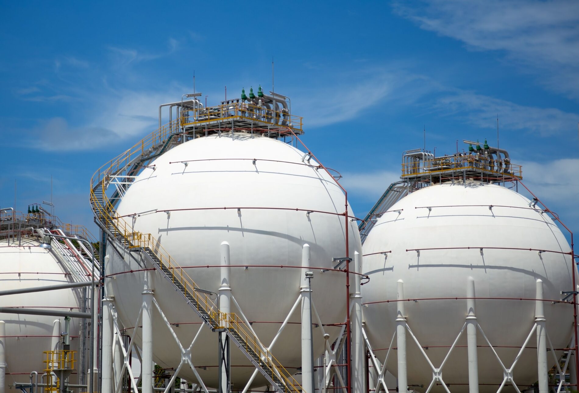 The misconception regarding the filling stations of the gas storage tanks – the situation is even more critical, because at 20 percent, physics takes its toll.