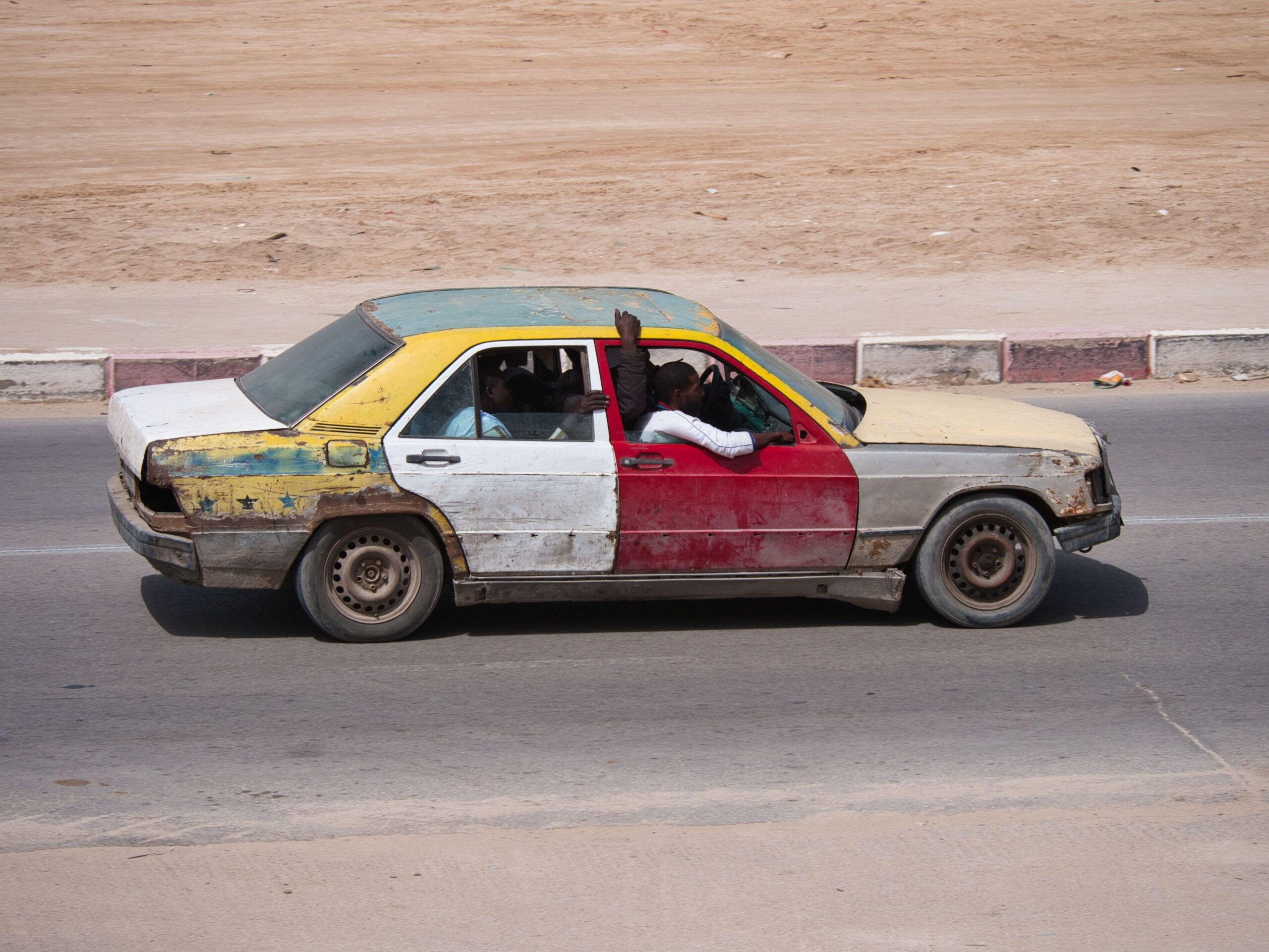 Trotz Elektroauto-Boom – alte Verbrenner bleiben in Afrika noch jahrelang auf der Straße