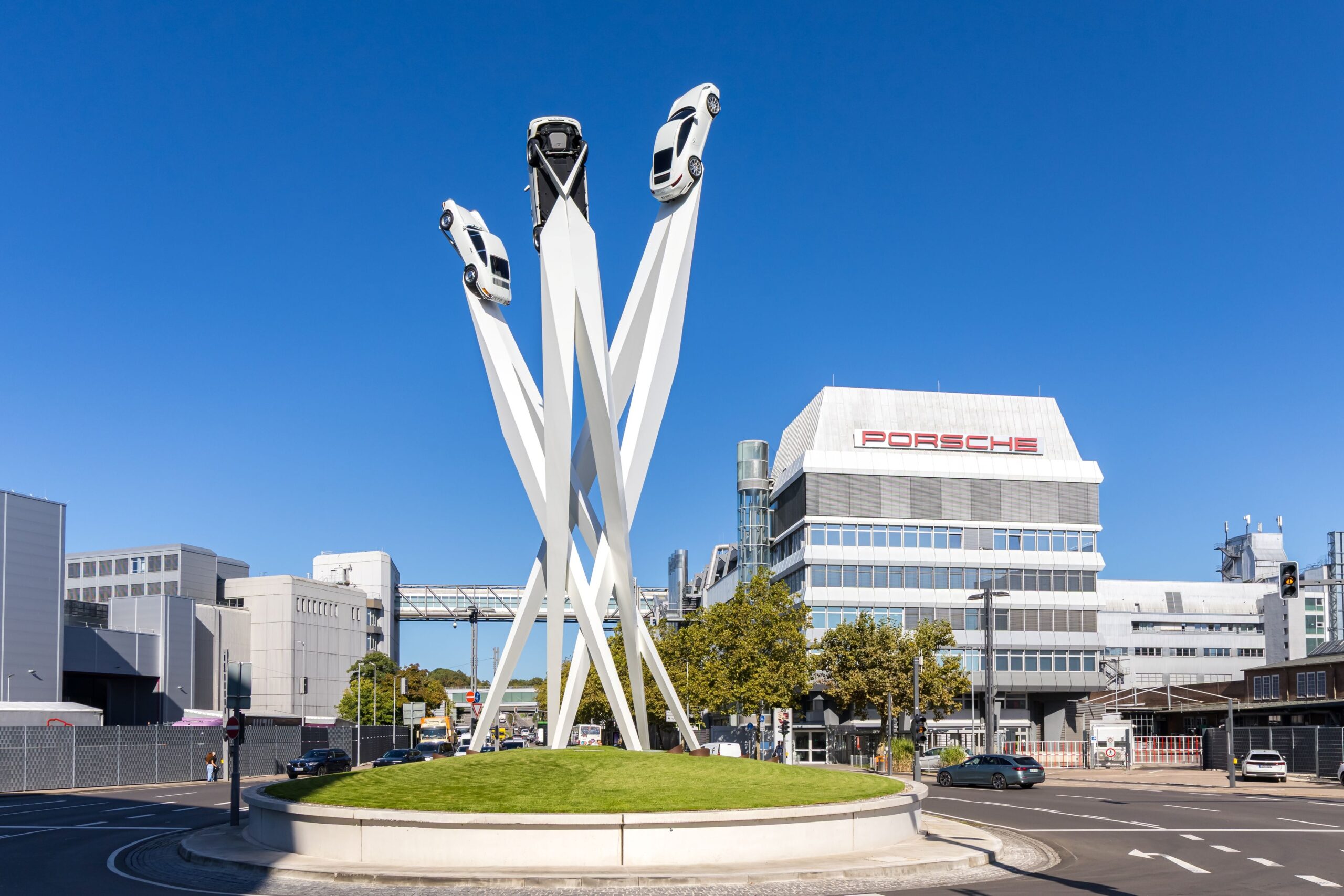 Porsche kündigt weiteren Stellenabbau an – neuer CEO verschärft Sparkurs nach Gewinneinbruch