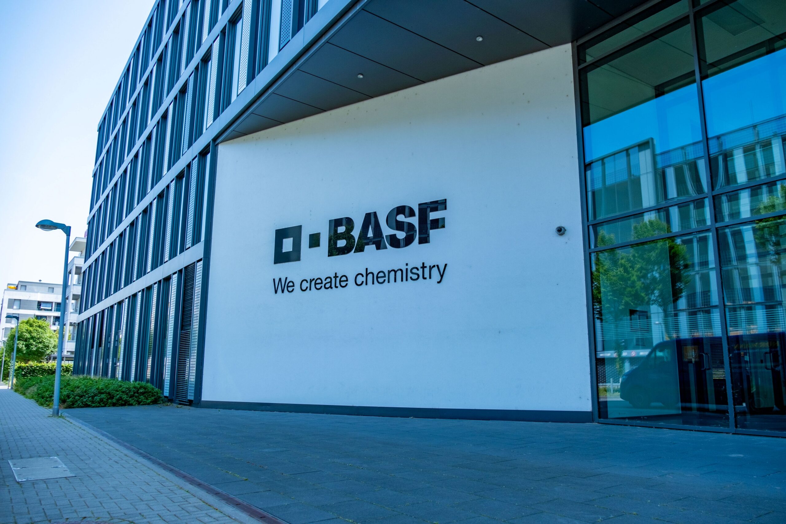 BASF-Chef warnt – Europas Attraktivität für neue Industrie-Investitionen bricht dramatisch ein