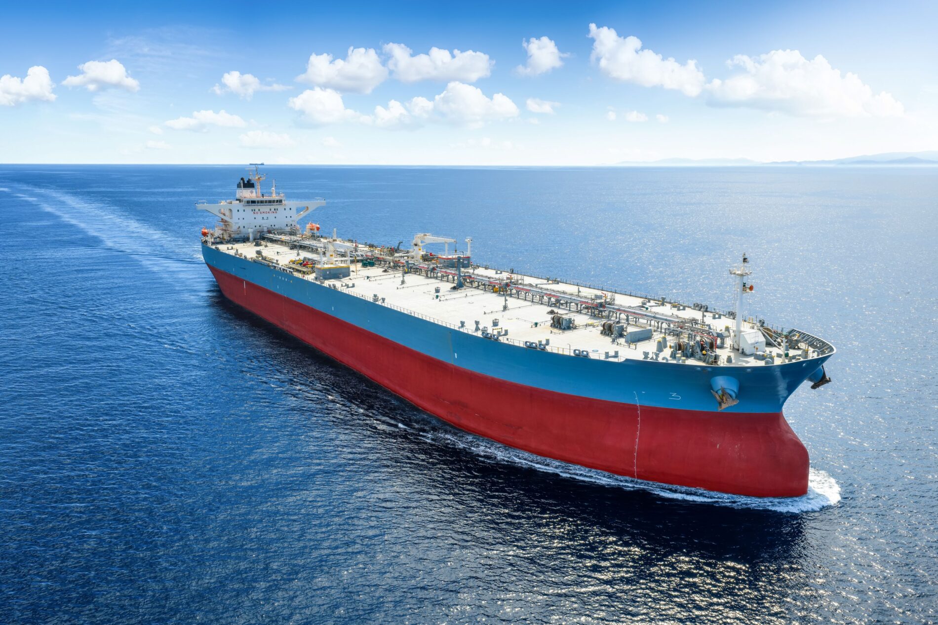 US oil exports are soaring to record levels. Asia's emergency purchases are exacerbating the global oil crisis and driving prices even higher.