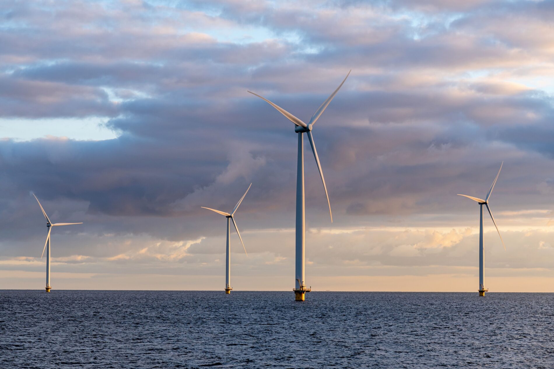 Offshore-Windprojekte wackeln, weil hohe Auktionszahlungen, gestiegene Kosten und verspätete Netzanschlüsse die Rendite gefährden