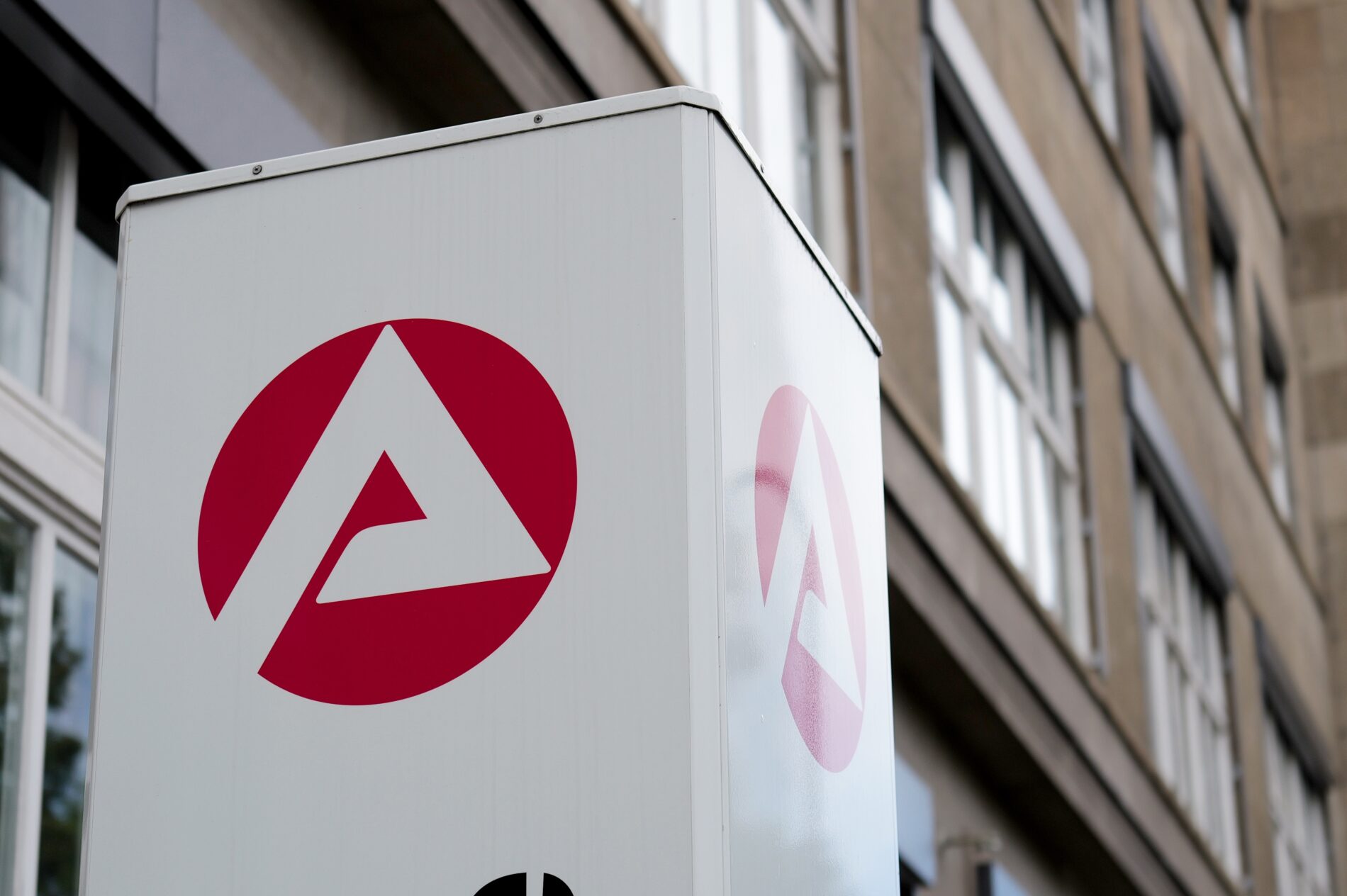 Missbrauch beim Bürgergeld nimmt zu: Jobcenter melden über 110.000 Fälle. Besonders brisant sind organisierte Strukturen