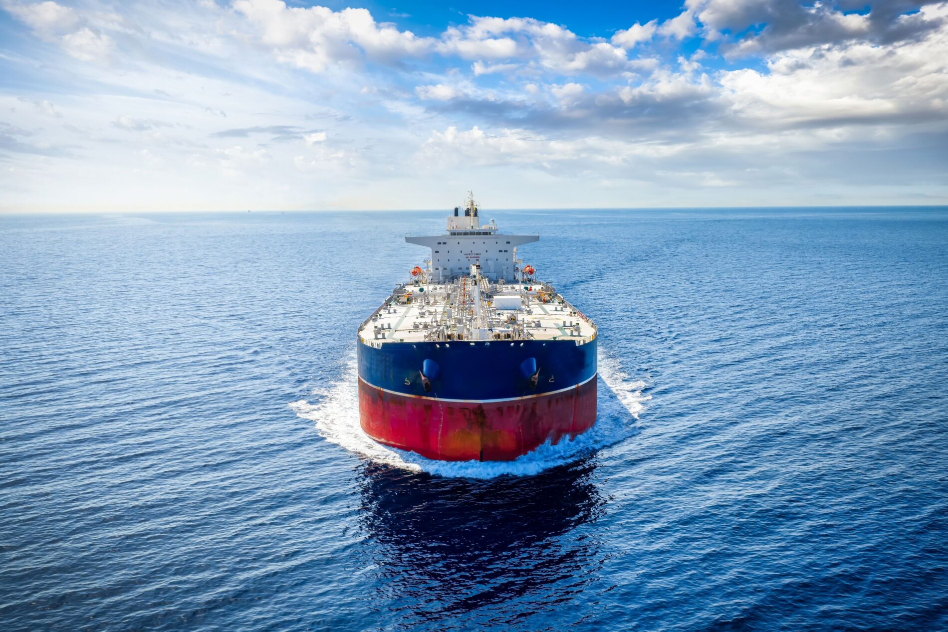 Hohe Energiepreise treiben Großbritannien zum Kurswechsel - London erlaubt wieder Kerosin, Diesel und LNG aus russischem Rohöl