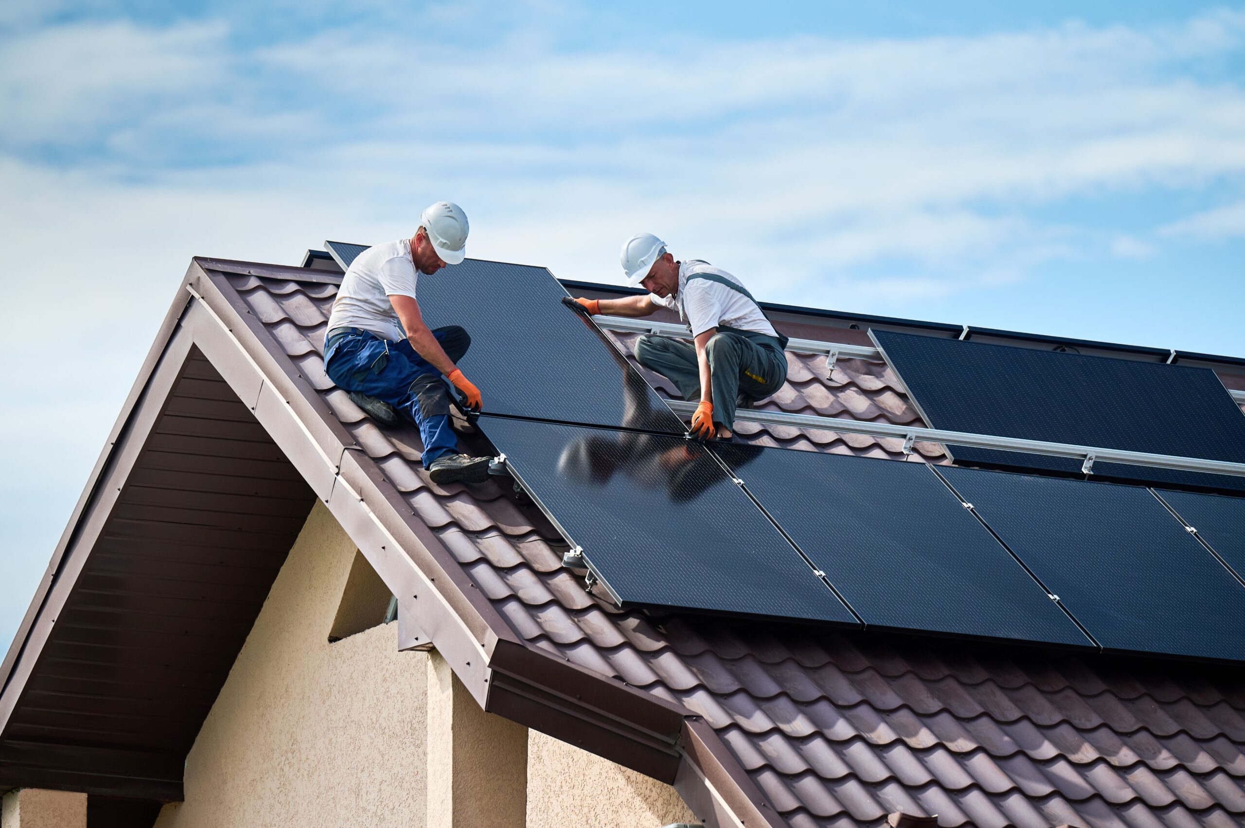 Tödliche Gefahr: Berufsgenossenschaft warnt vor Solarboom-Risiken