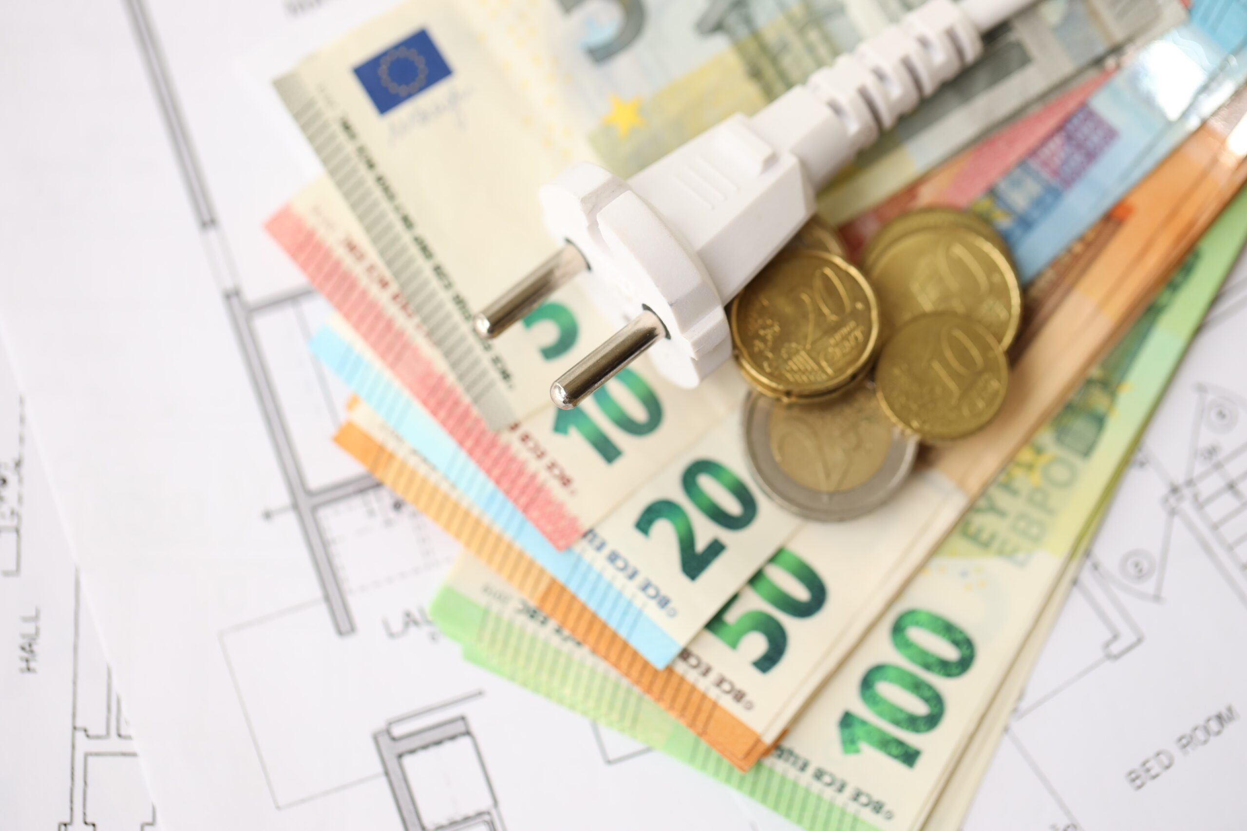 Verbraucherschützerin fordert nach Auslaufen von Tankrabatt Stromsteuersenkung