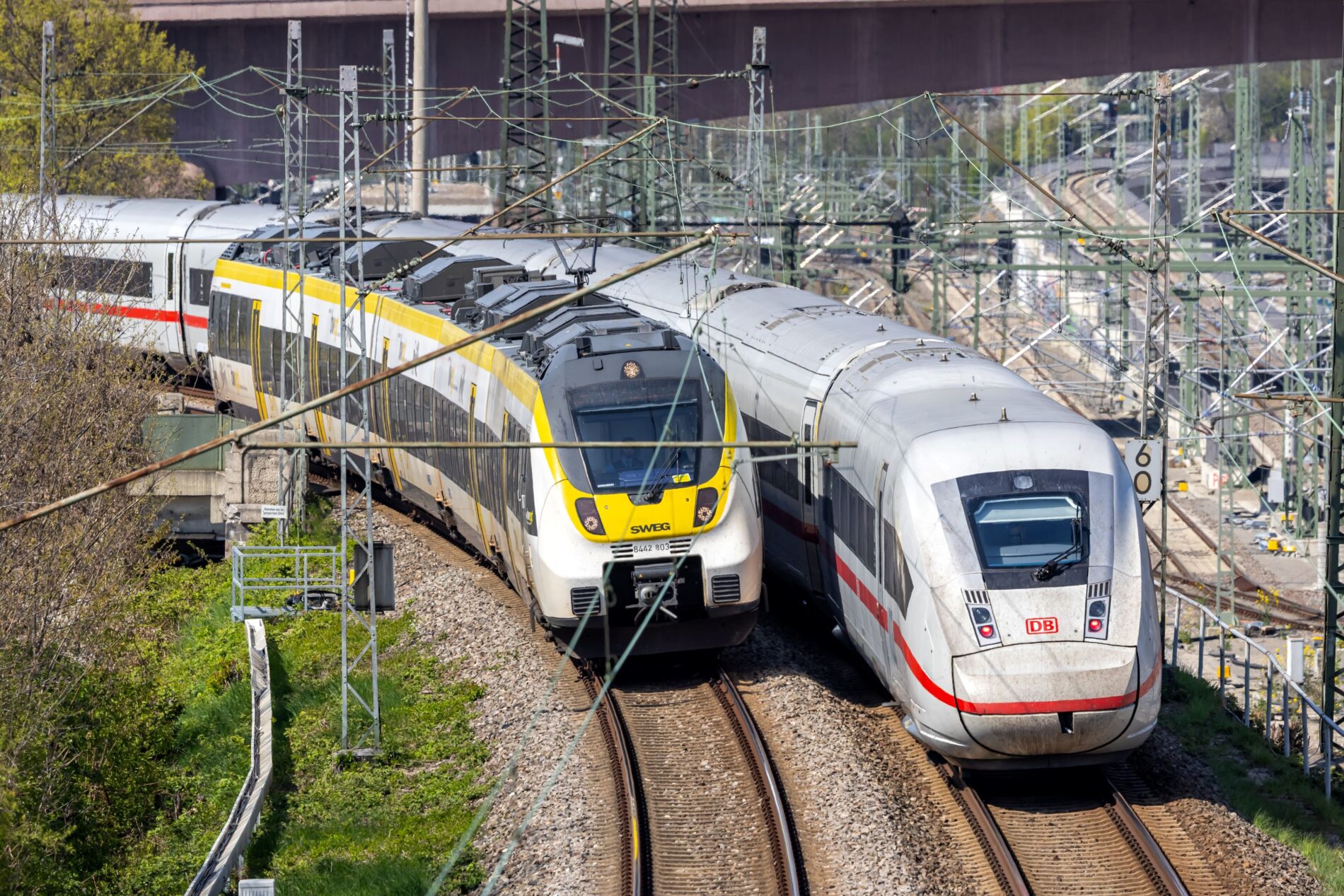 Nach dem GSM-R-Ausfall wächst die Sorge um Bahnfunk-Technik aus China. Politiker fordern klare Regeln für kritische Infrastruktur