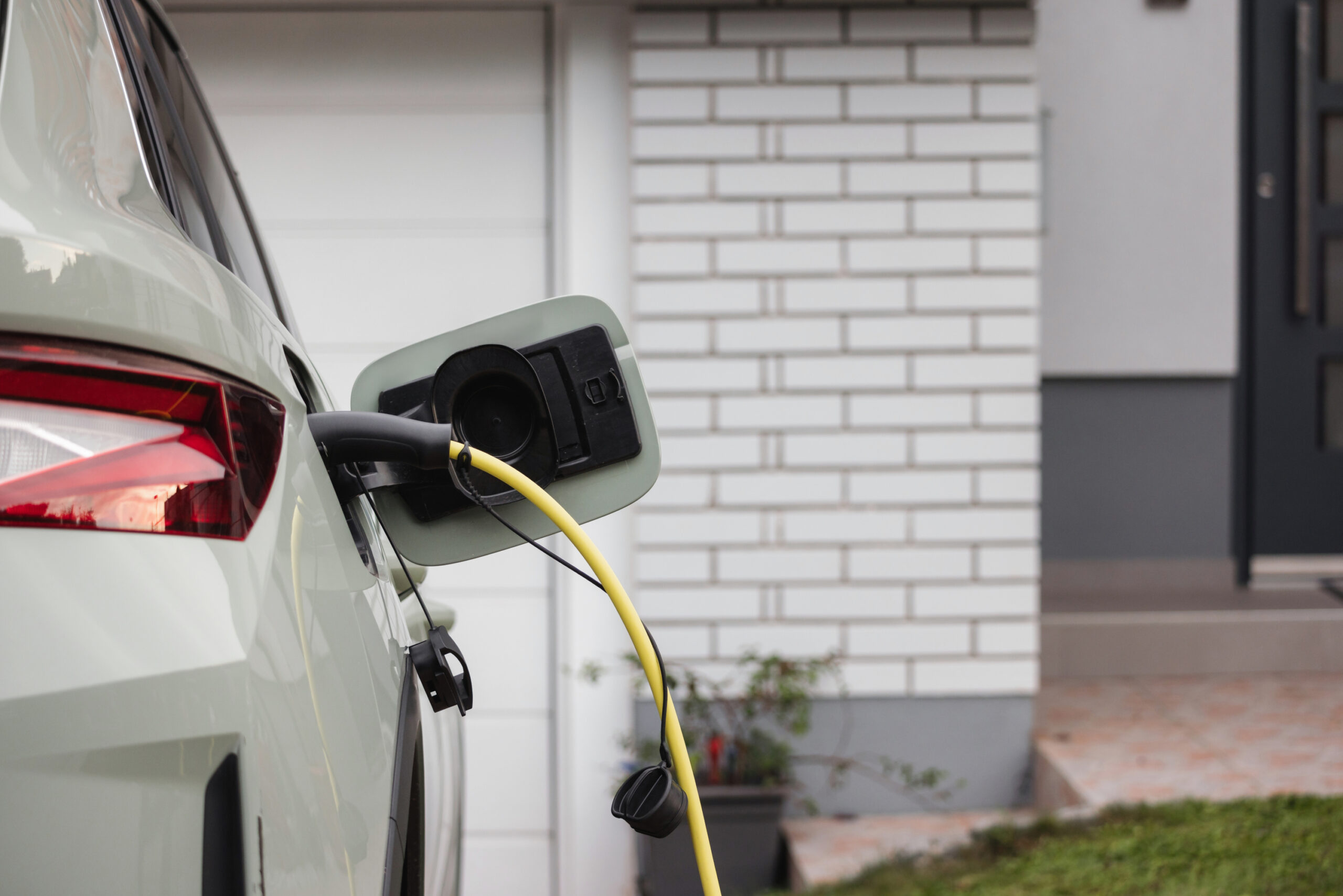 Batterien auf Rädern: E-Autos versorgen Häuserblock in Schweden mit Strom