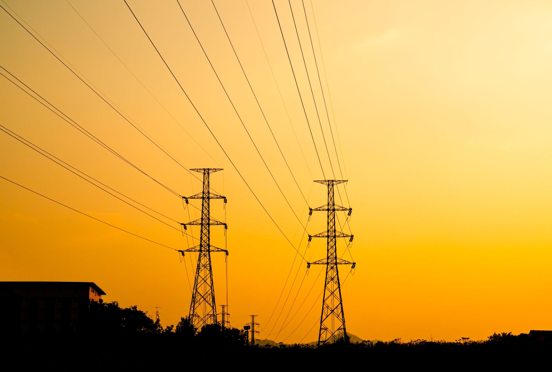 Schwedens Netzstörung trieb Ausgleichspreise auf 10.000 Euro je MWh. Gasturbinen und Stromimporte verhinderten einen Kollaps