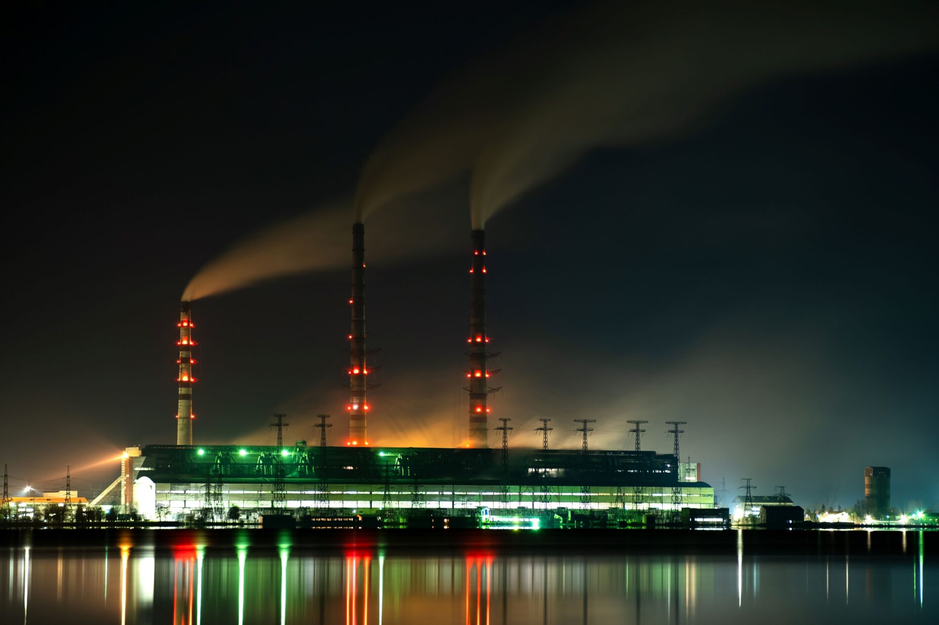 Krebber verlangt fünf Jahre mehr Zeit bis zur Klimaneutralität. Industrie und Gewerkschaft warnen vor Kosten und ausbleibenden Investitionen