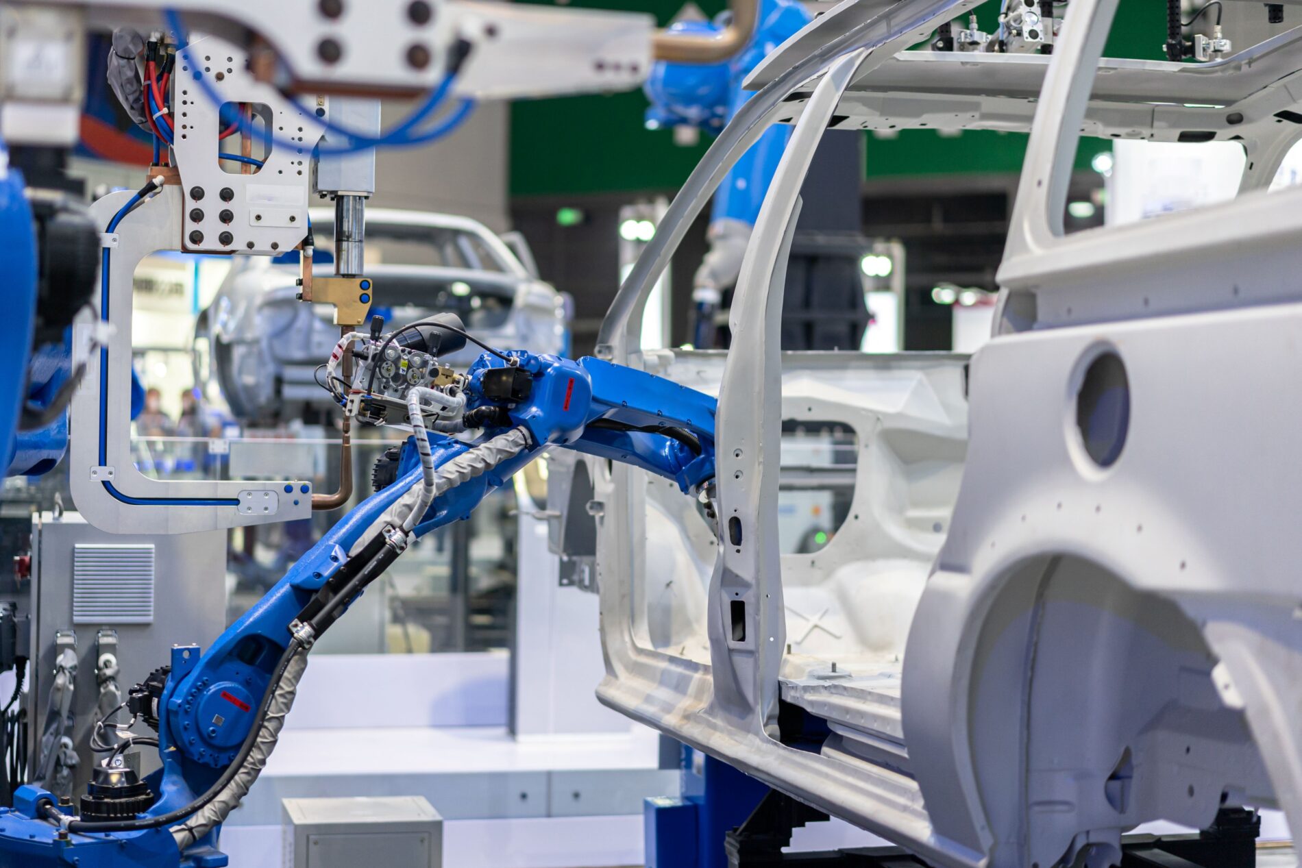 Drohende Schließungen deutscher Autowerke zeigen, wie tief Kostenkrise, schwache Auslastung und Konkurrenz aus China die Branche treffen