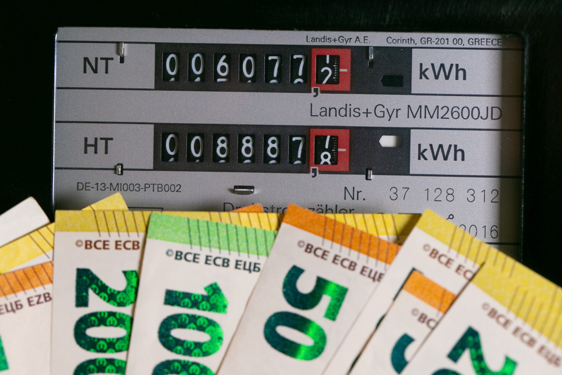 The multi-billion-euro levy for gas-fired power plants will fund new reserve capacity for periods of low wind and solar output starting in 2031; auctions will determine the costs.