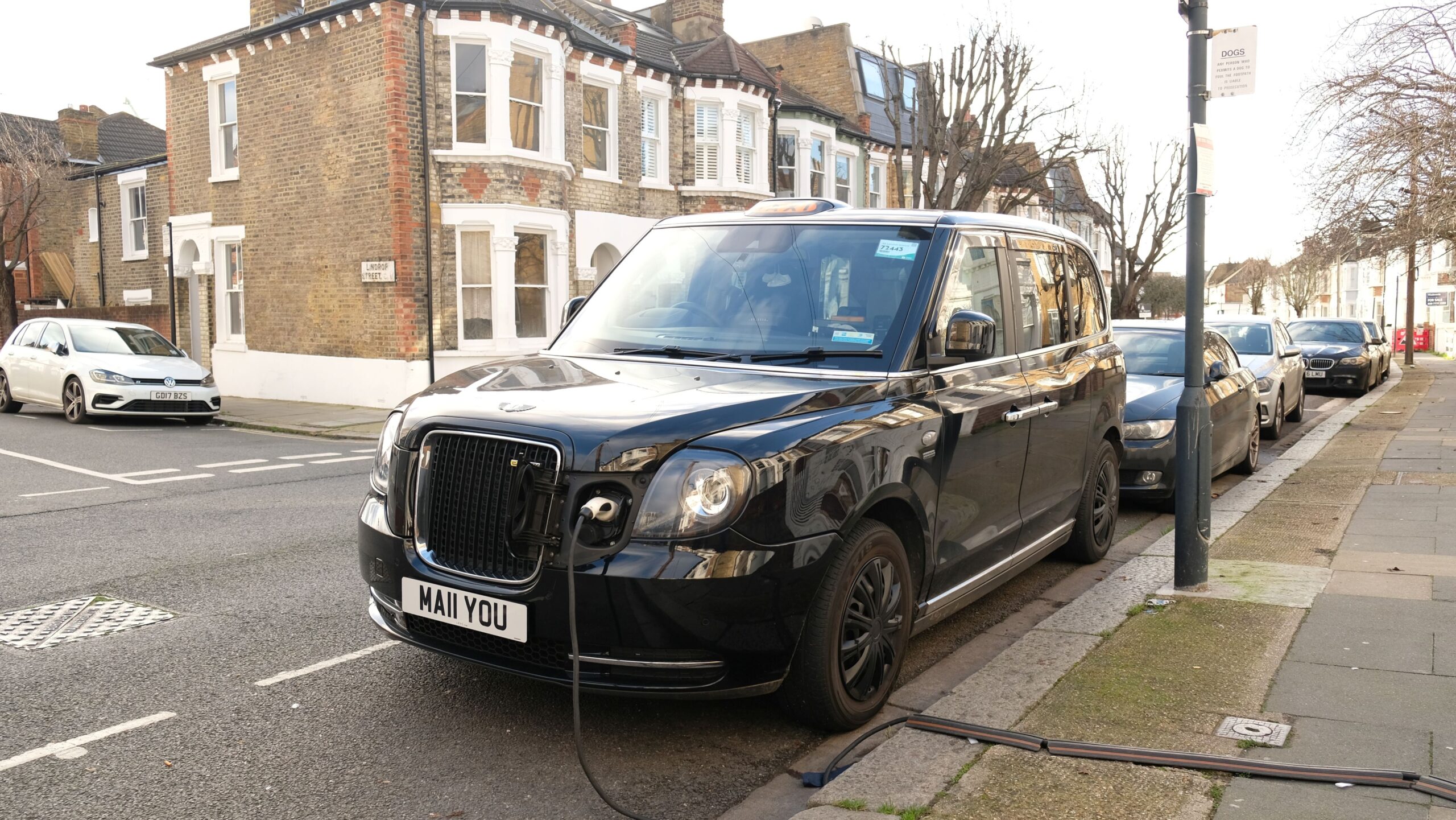 Großbritannien führt E-Auto-Kilometersteuer ab 2028 ein