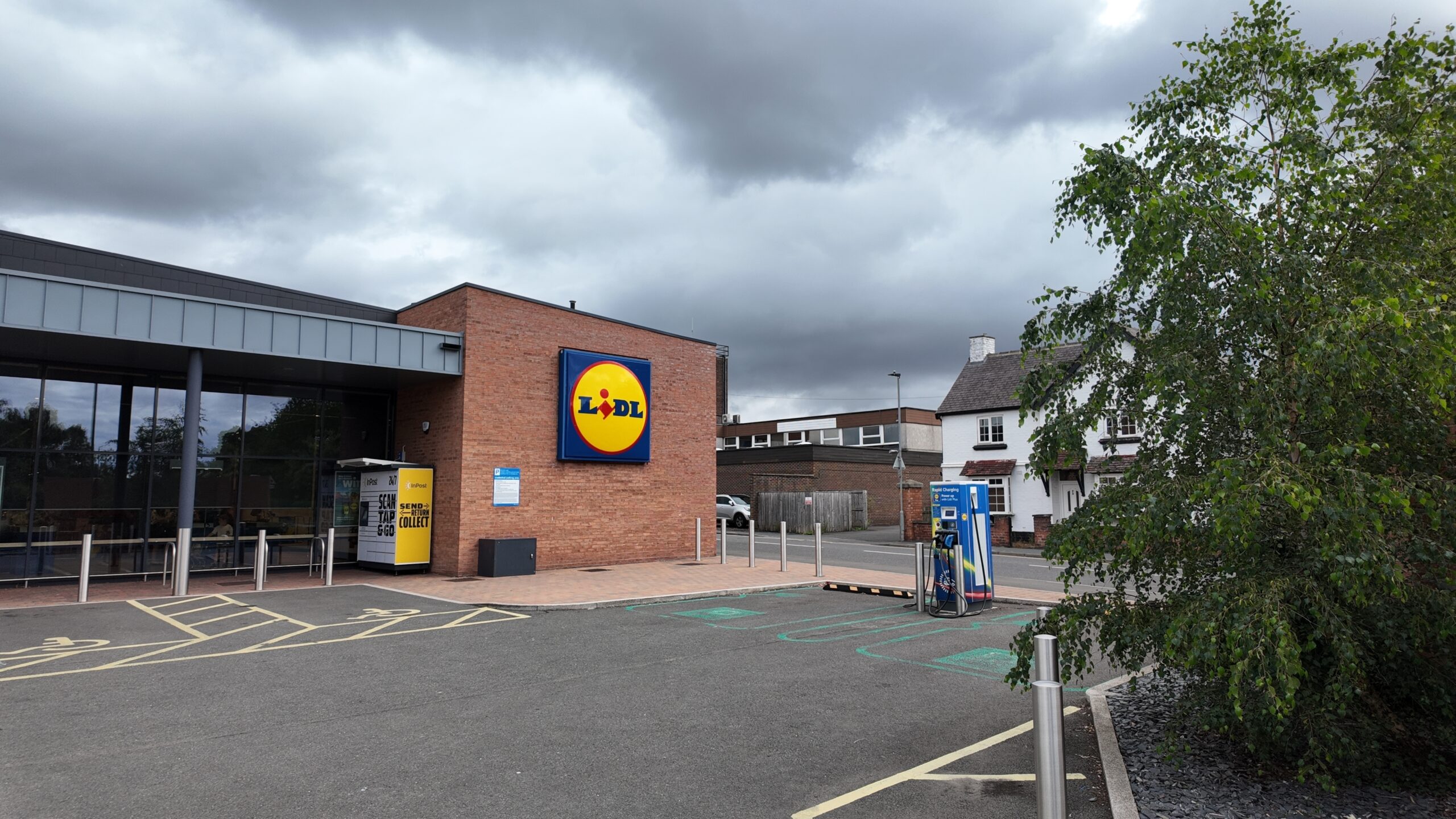 Lidl-Mutter stoppt E-Dienstwagen in Deutschland – Wertverlust wird zu teuer