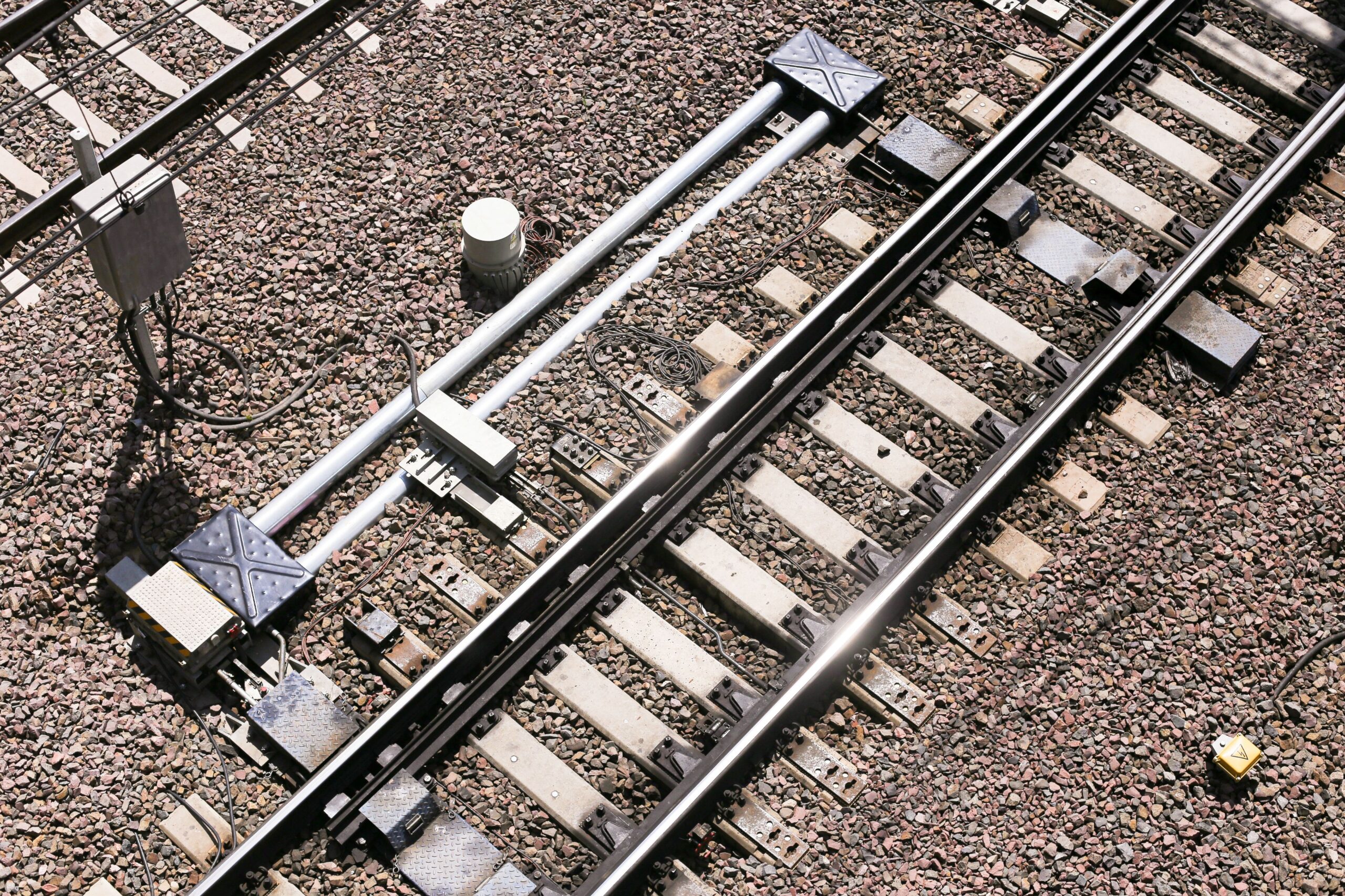 Linksextreme bekennen sich zu Bahn-Sabotage – Strecke Köln-Düsseldorf gesperrt