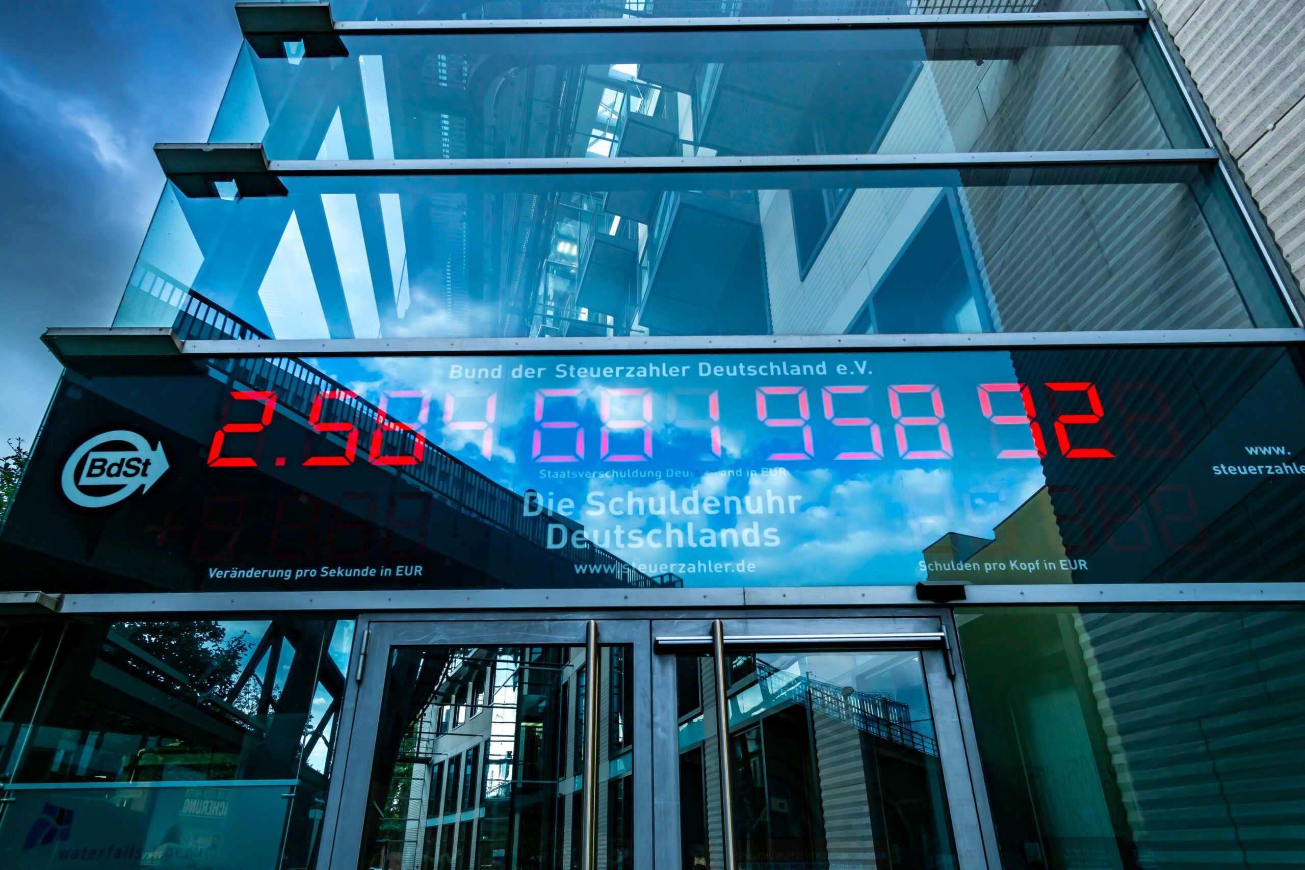 Staatsverschuldung steigt auf 2,66 Billionen Euro – fast 32.000 Euro pro Kopf