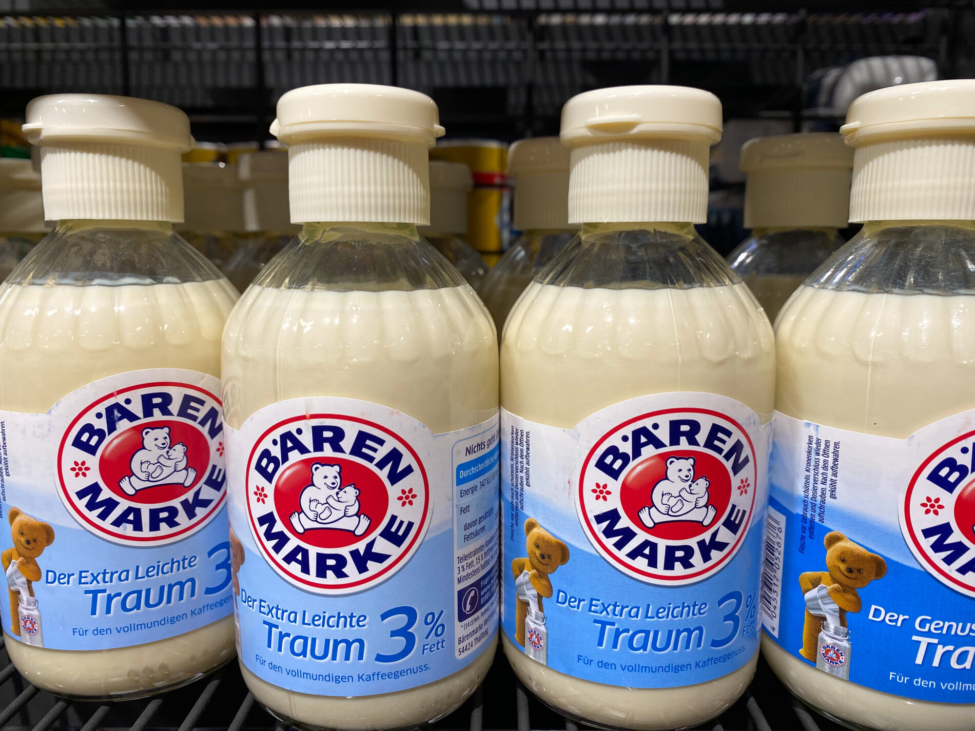 Sinkende Preise für Milchpulver und Butteröl treffen den Bärenmarke-Produzenten Almil. In Weiding geht es um rund 110 Arbeitsplätze