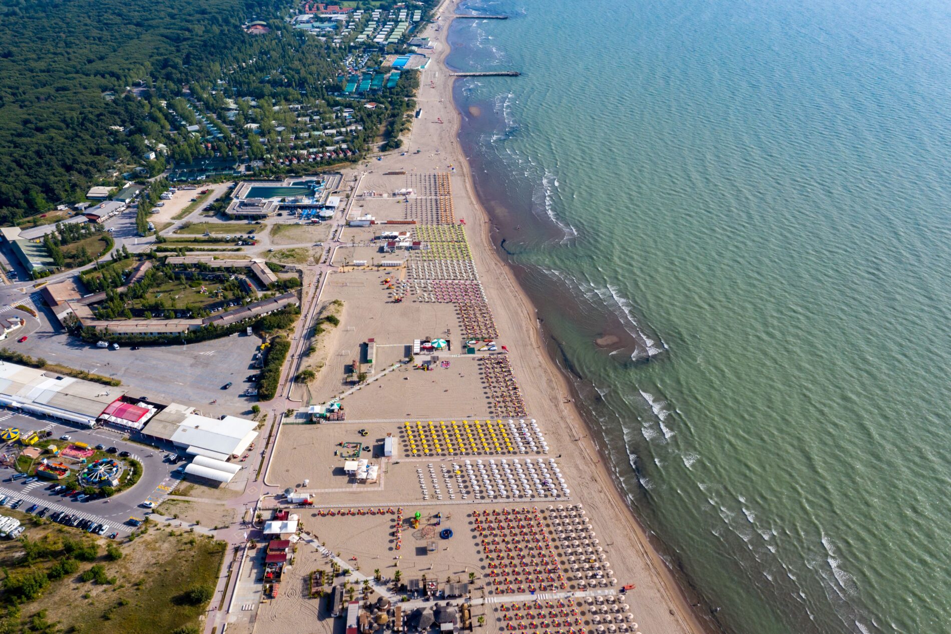 Klimaanlagen überlasten beim Blackout in Rosolina Mare das Netz. Gestohlene Kupferkabel verzögern zudem die Wiederherstellung