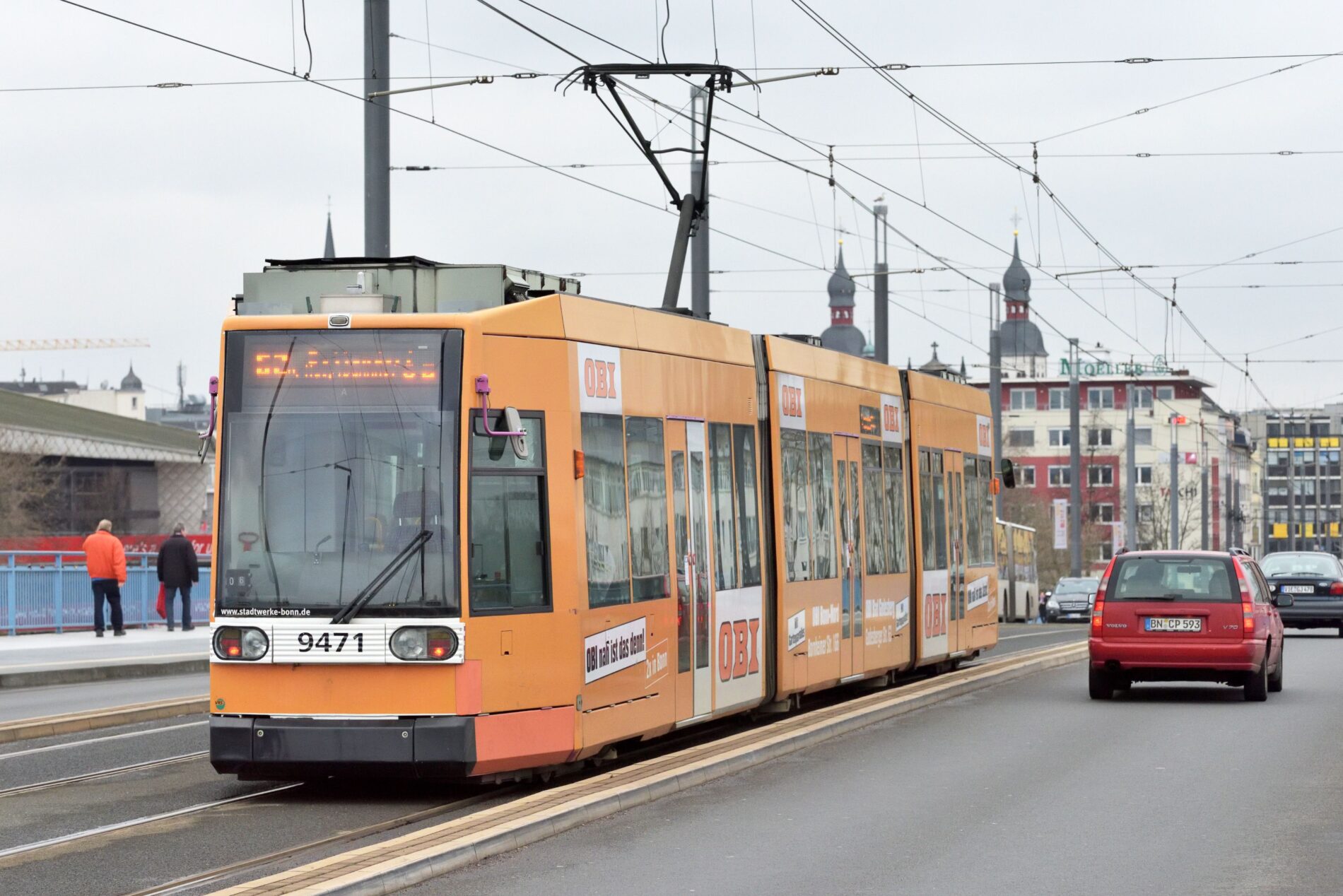 Verkehrschaos in Bonn: 60 von 75 Stadtbahnfahrzeuge stehen wegen Sicherheitsbedenken still, Nordbrücke wegen Sanierungsbedarfs gesperrt