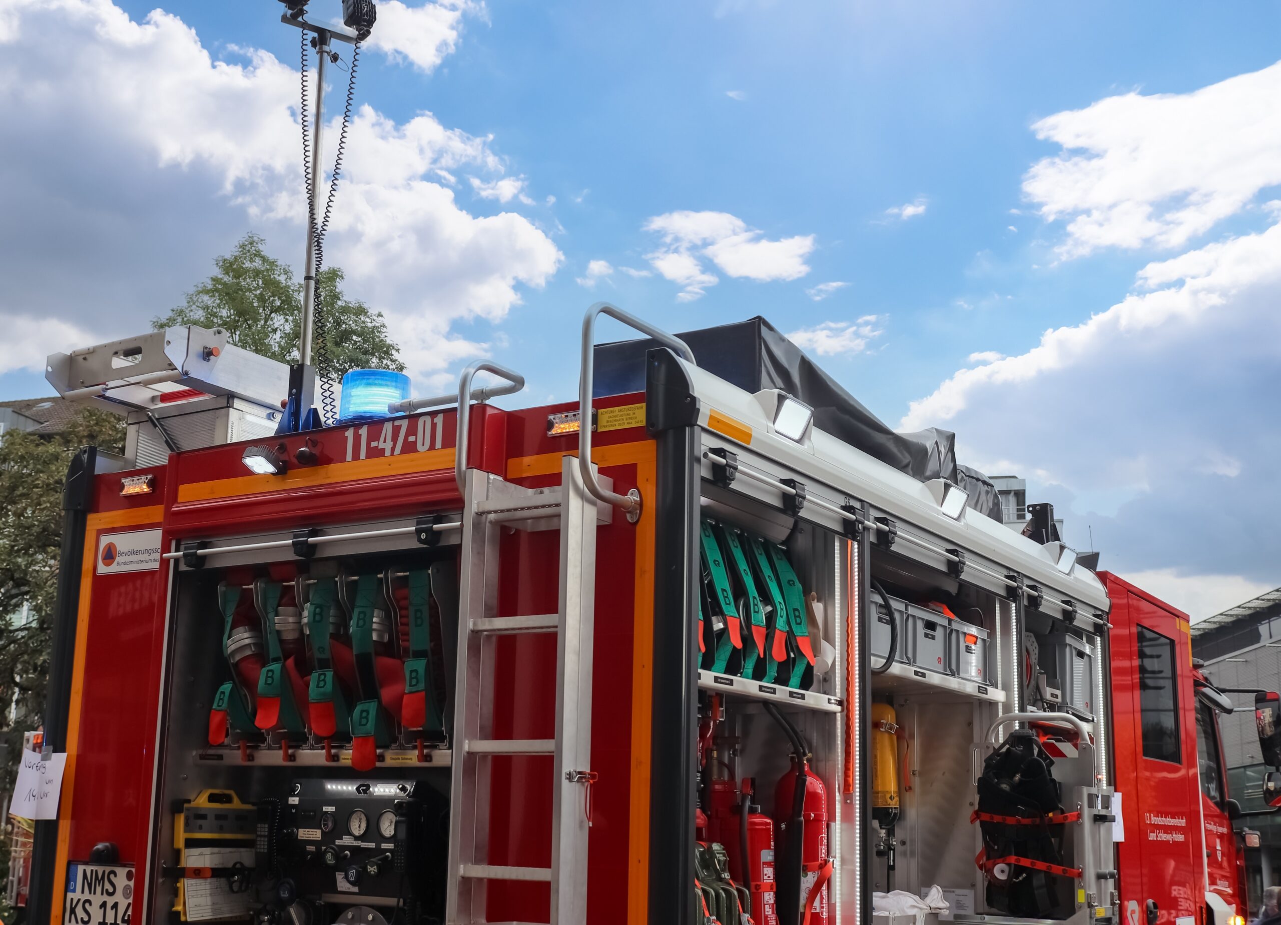 Photovoltaik-Brand in Lachendorf: Feuer bedroht Dachstuhl – 50.000 Euro Schaden