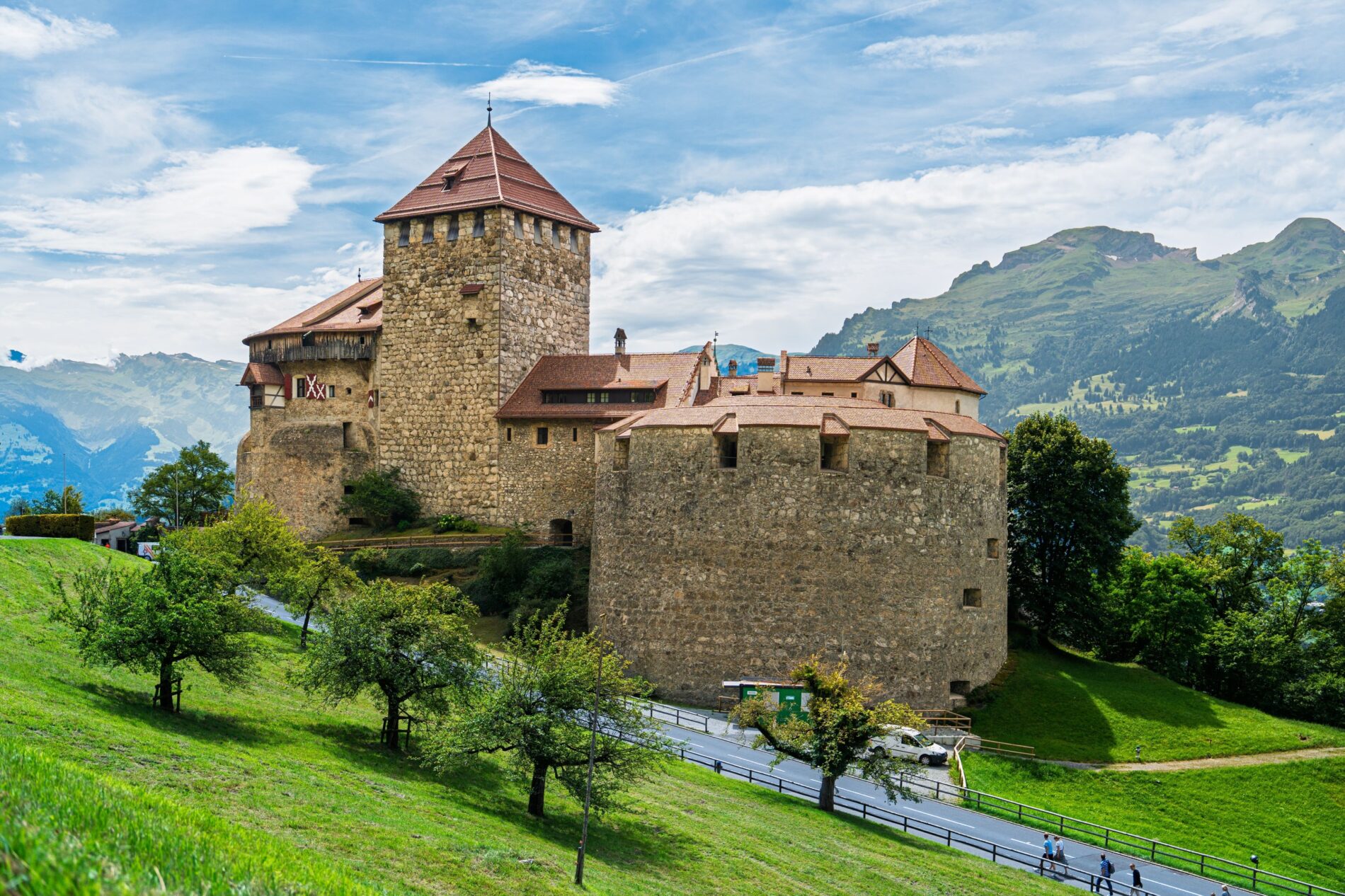 Der Cyberangriff in Liechtenstein legt sensible Eigentümerdaten offen und erhöht die Gefahr von Betrug und Identitätsmissbrauch