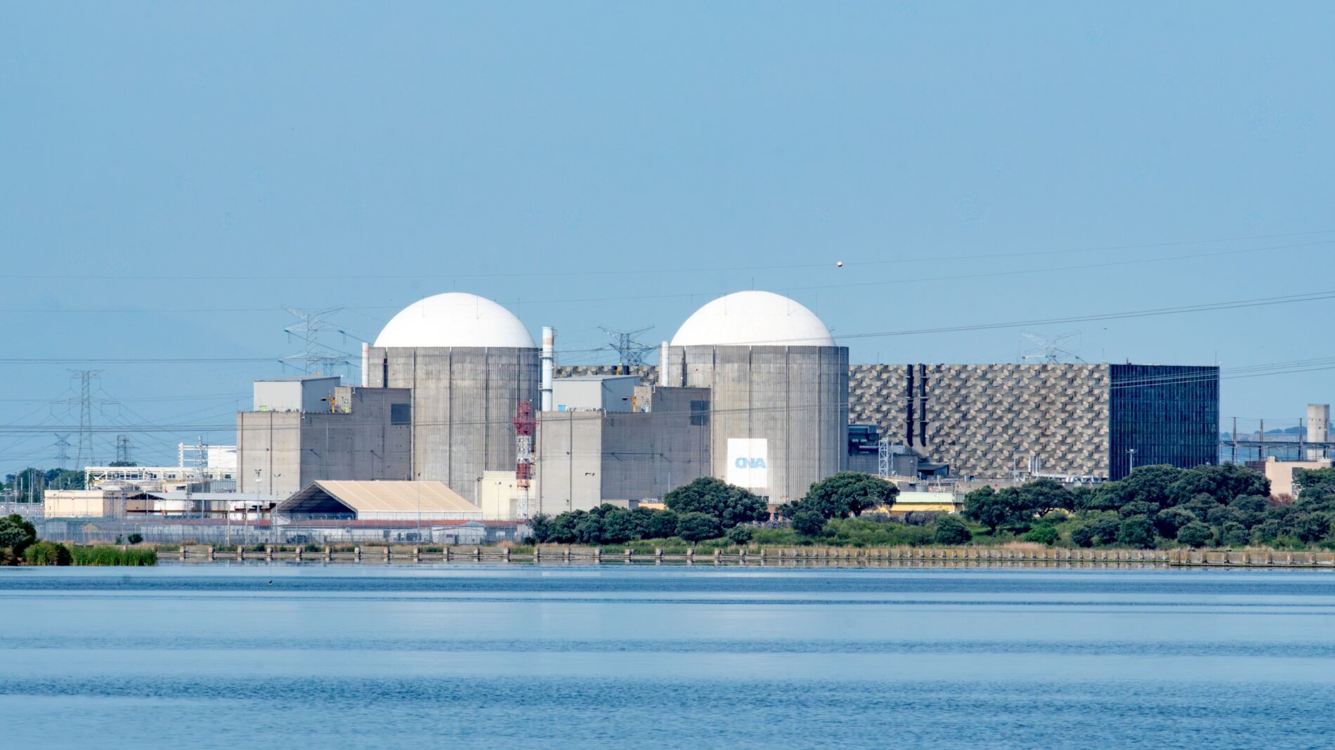 Spanien verschiebt den Atomausstieg in Almaraz bis 2030. Unsichere Versorgung und volatile Gasmärkte geben vorhandener Kernkraft Vorrang