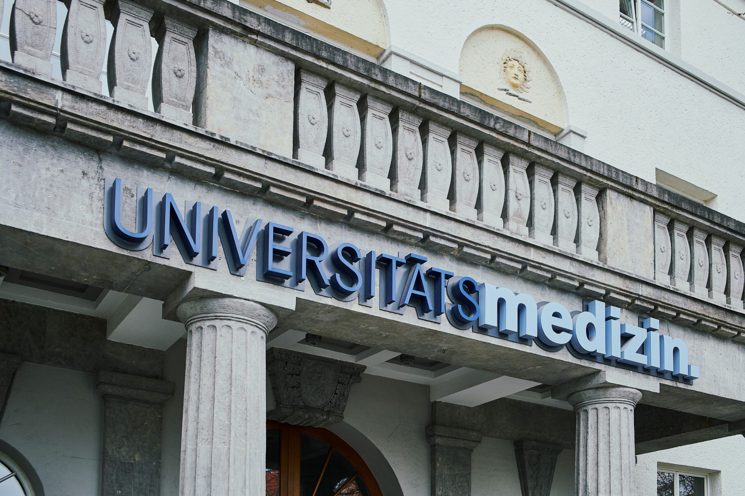 Kabelbrand legt Uniklinik Mainz lahm – Notaufnahme stoppt Neuaufnahmen