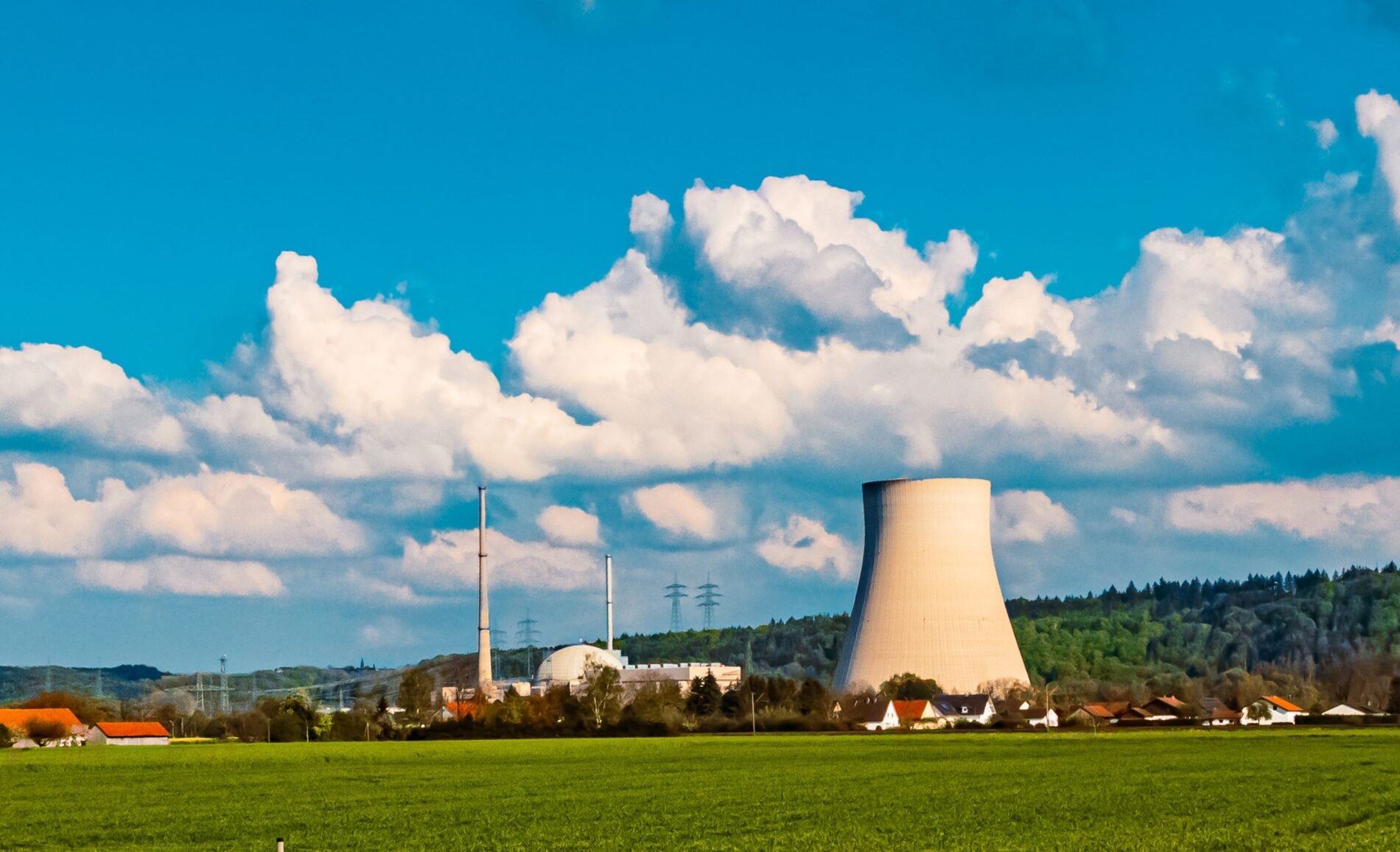 Ein neues Kernkraftwerk liefert in der Slowakei Strom  Deutschland demontiert Isar 2 und benötigt Milliarden für neue Ersatzkapazitäten