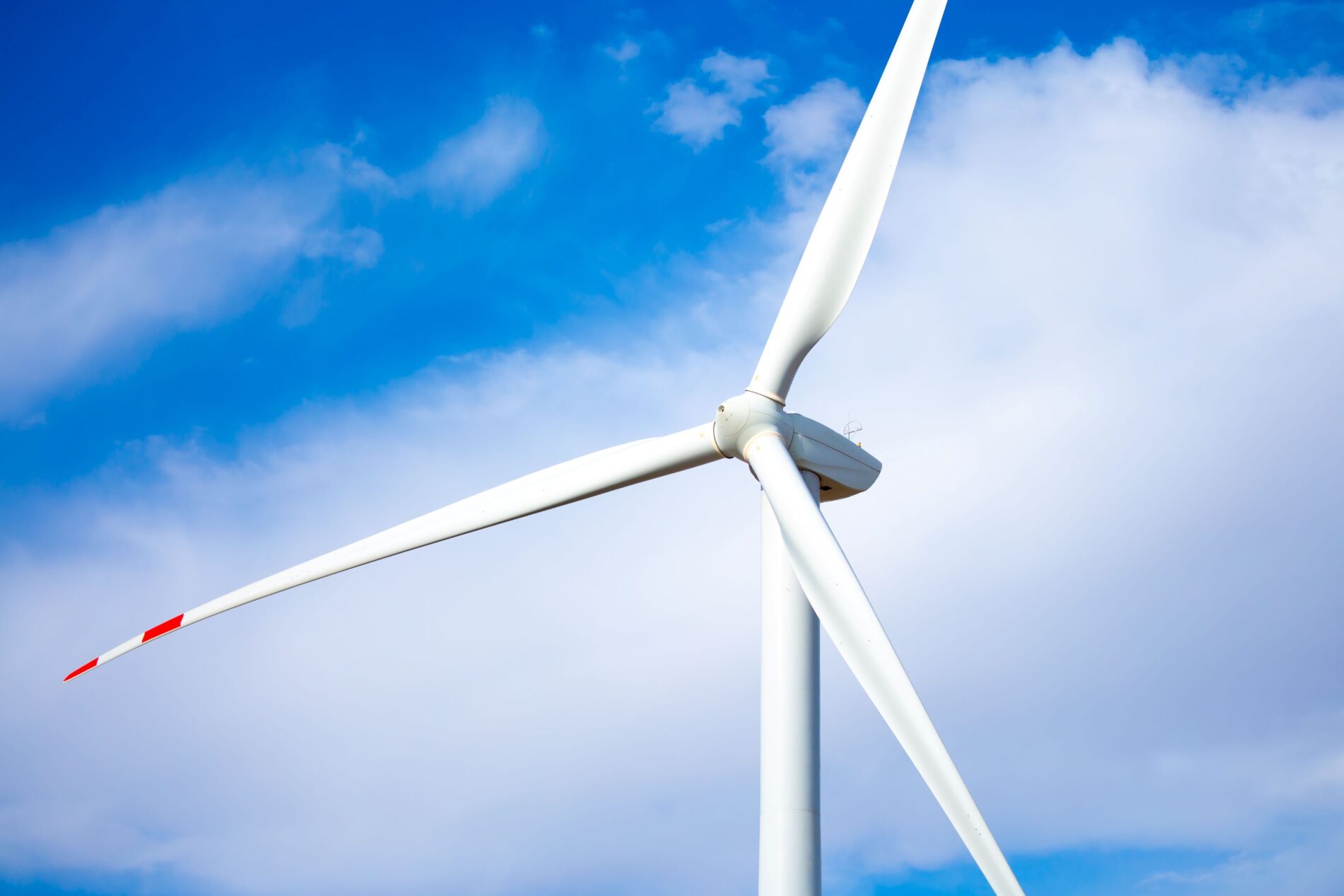 Sinkende Förderung bremst den Windkraft-Ausbau in Bayern. Acht geplante Windräder liegen auf Eis – trotz bereits erteilter Genehmigungen
