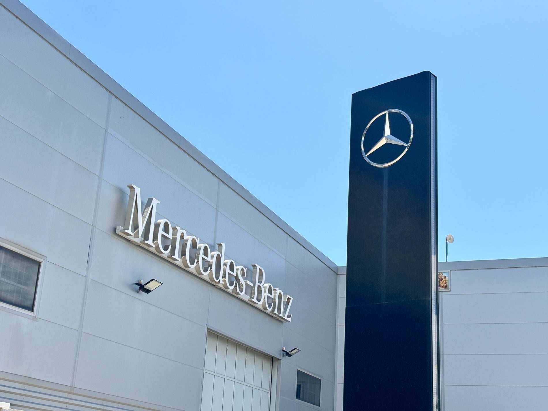 Mercedes gerät unter Druck: Die Gewinnmarge der Autosparte halbiert sich nahezu auf 2,5 Prozent. In China bricht der Absatz um 31 Prozent ein.