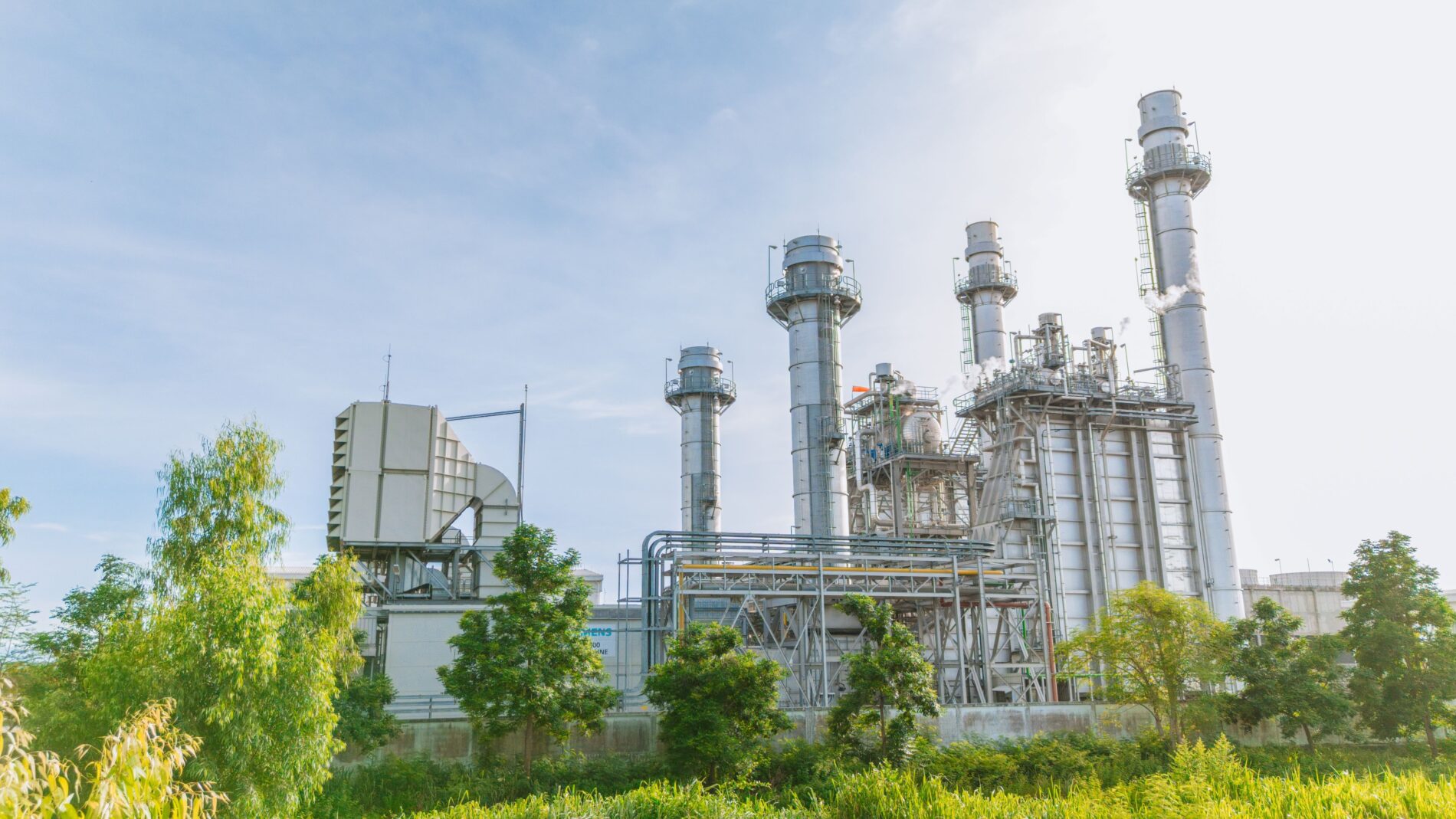 Gasmangel droht: Ausgerechnet knappes und teures Erdgas muss das Stromnetz stabilisieren. Die Kosten der Energiewende steigen weiter