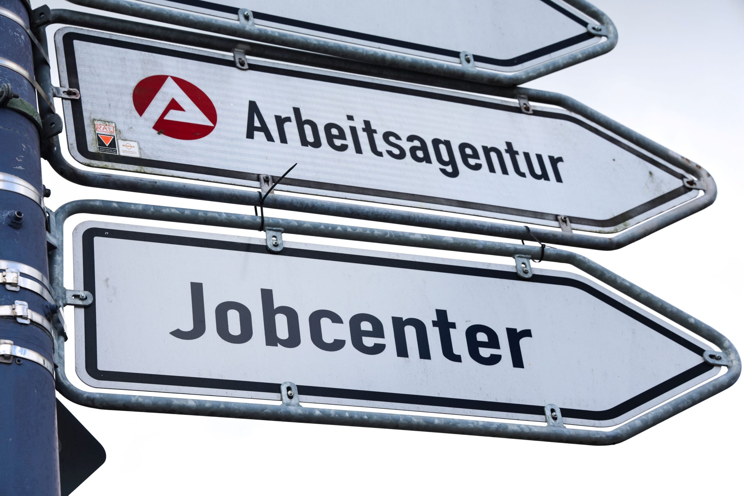 Der Aufschwung geht am Arbeitsmarkt vorbei – Zahl der Erwerbstätigen sinkt weiter