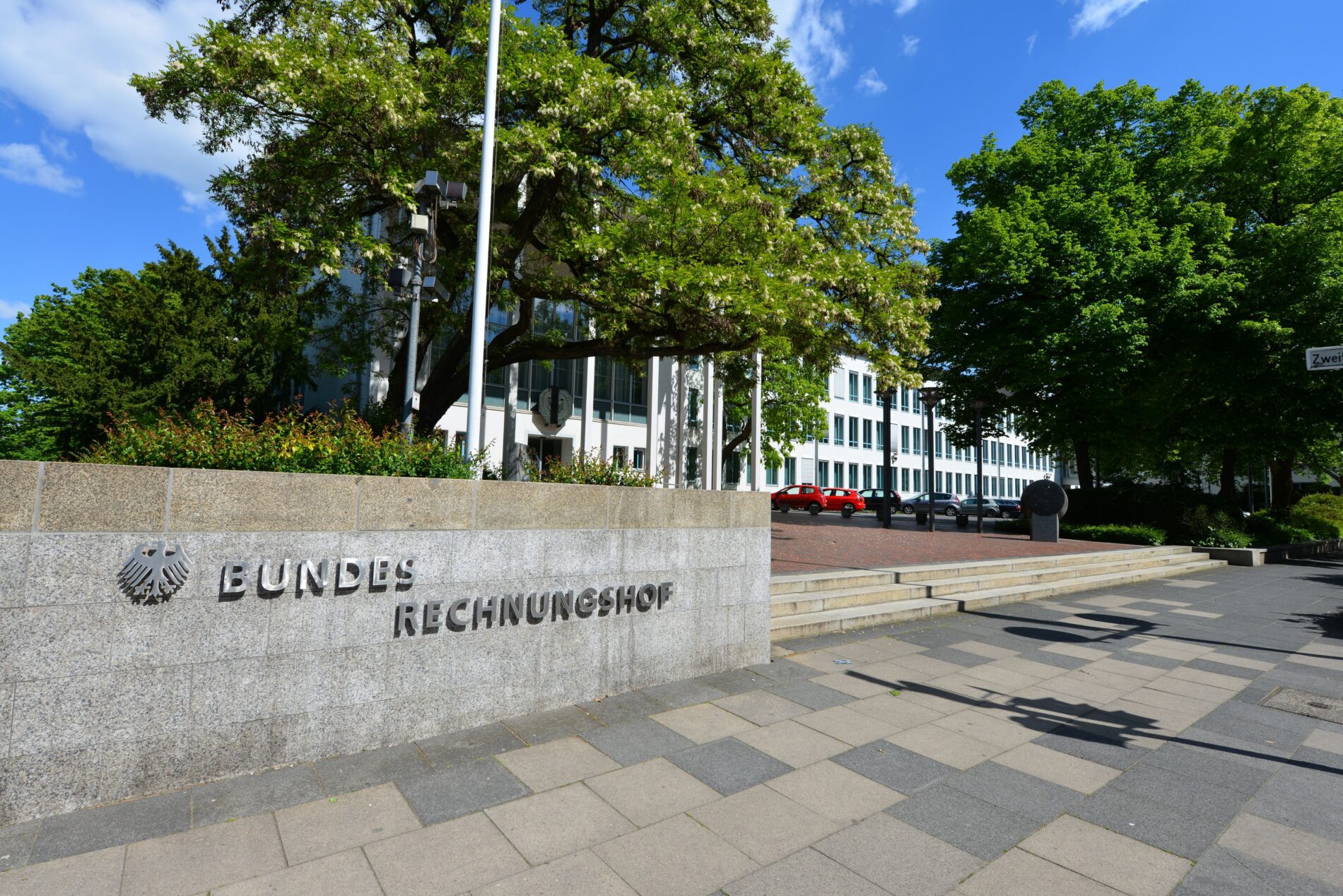 Der Bundesrechnungshof warnt immer wieder vor Verschwendung von Steuergeldern. Doch seine Kritik bleibt bei der Regierung ohne Konsequenzen