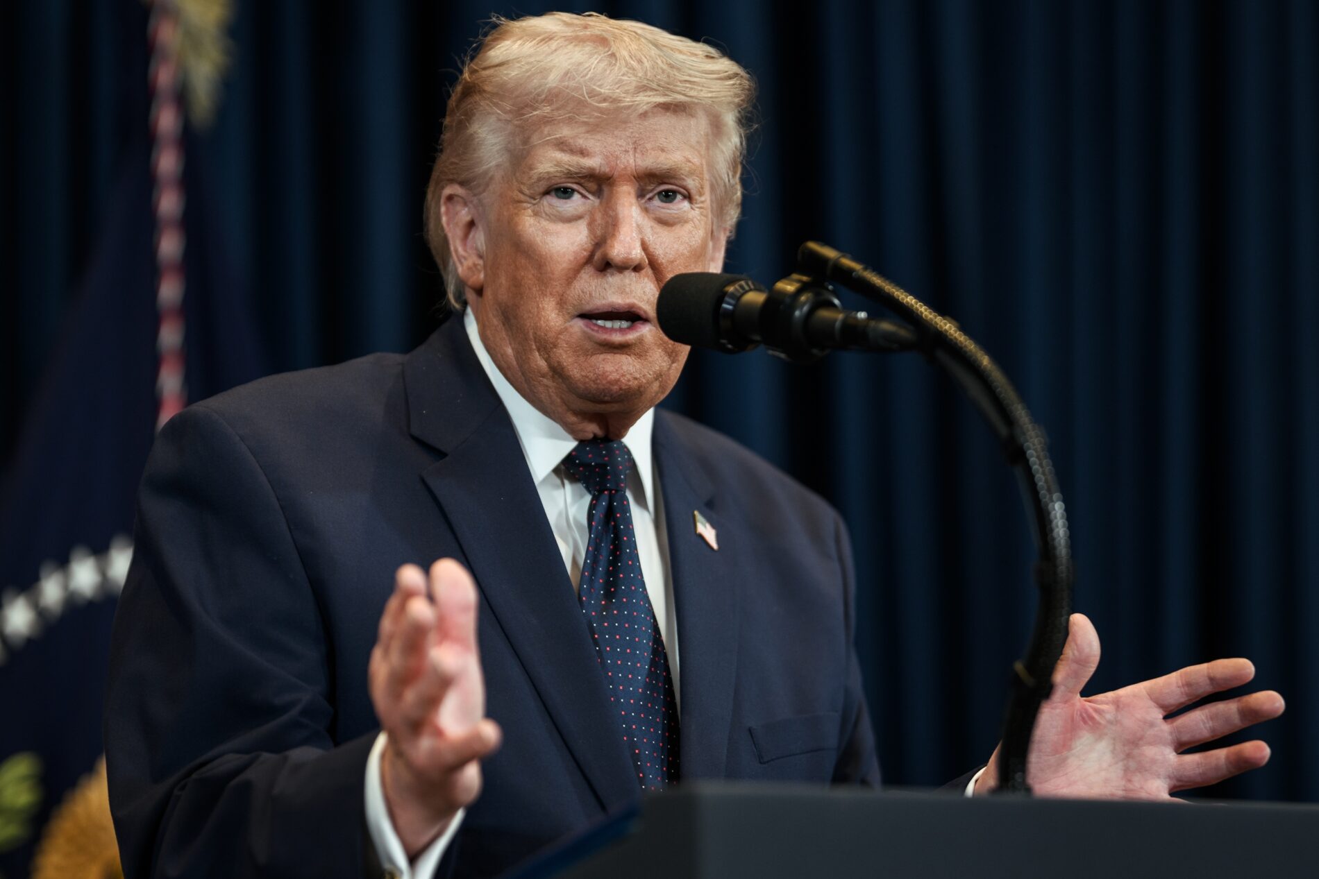 Trump geht erneut gegen einen Offshore-Windpark vor. Alle 65 Turbinen stehen bereits, doch die US-Regierung greift die Genehmigung an